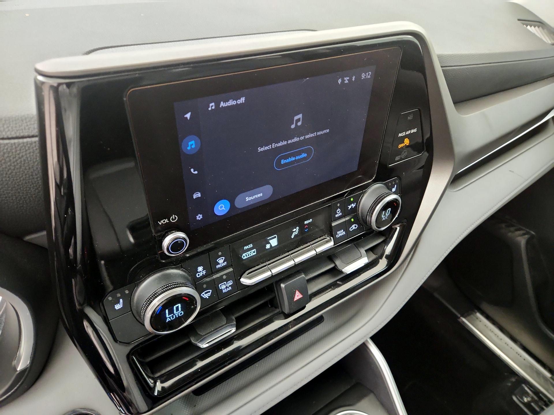 Thumbnail: 2023 Toyota Highlander - 11