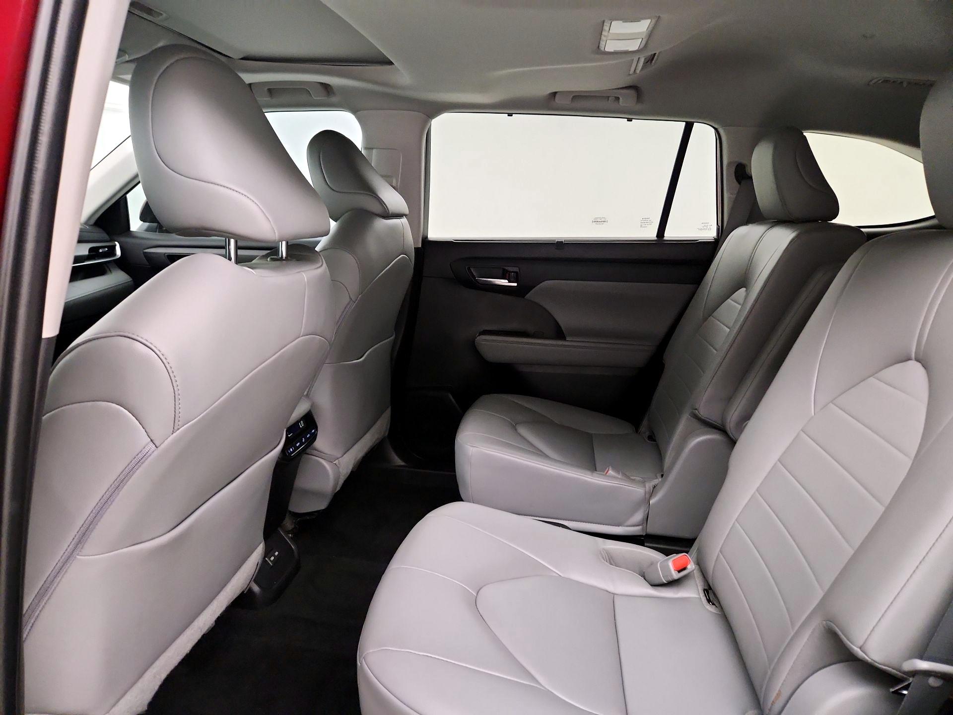 Thumbnail: 2023 Toyota Highlander - 15