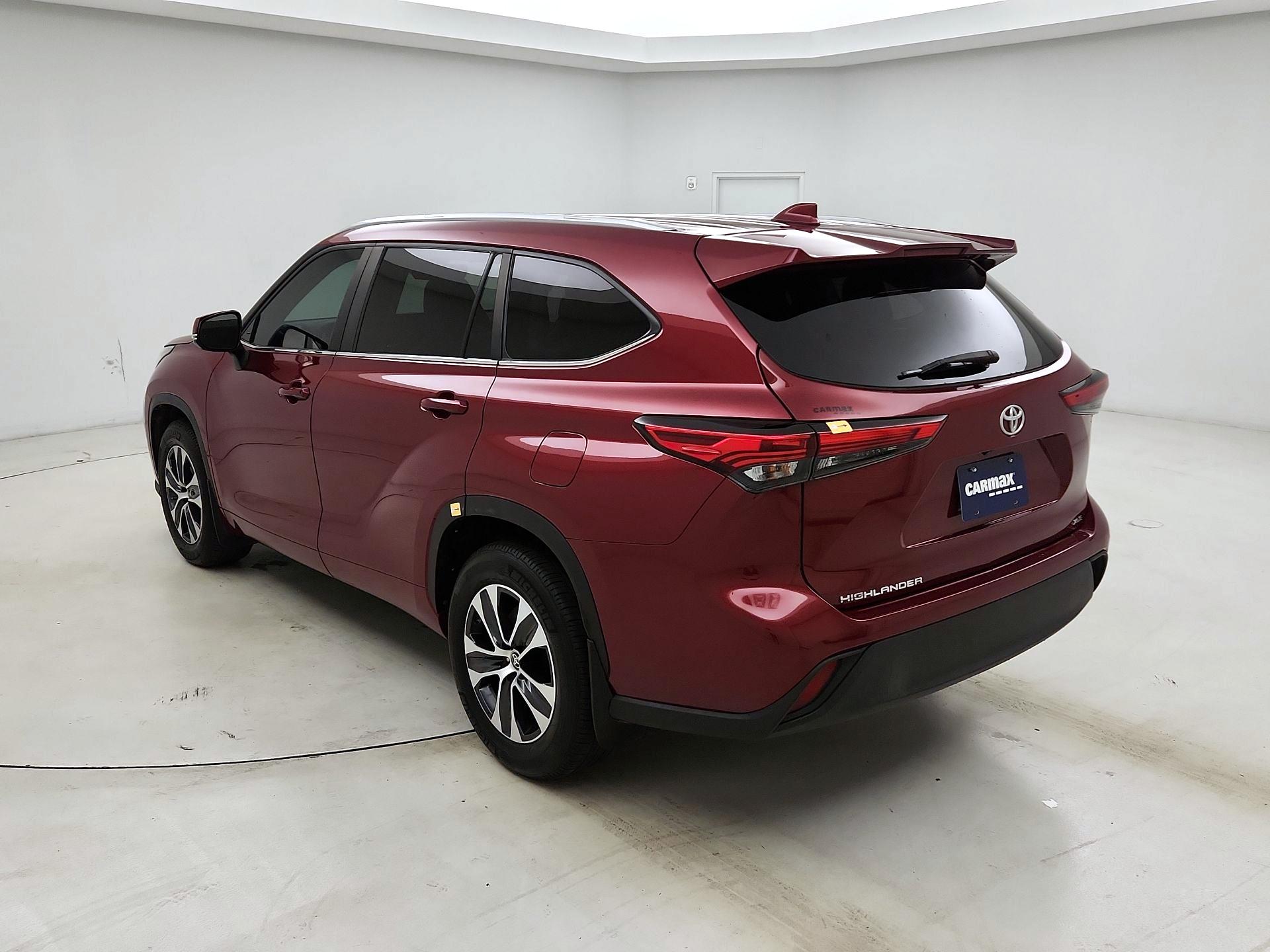 Thumbnail: 2023 Toyota Highlander - 7