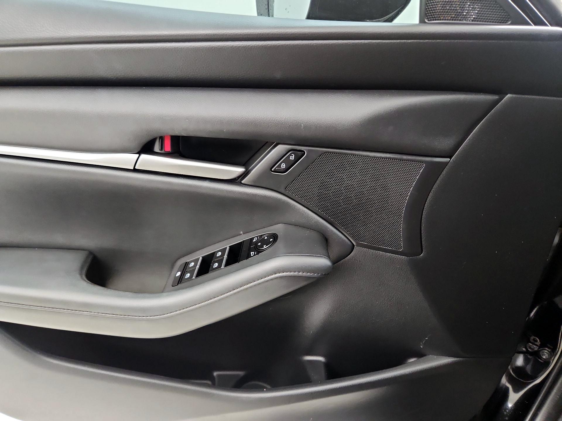 Thumbnail: 2021 Mazda Mazda3 - 10