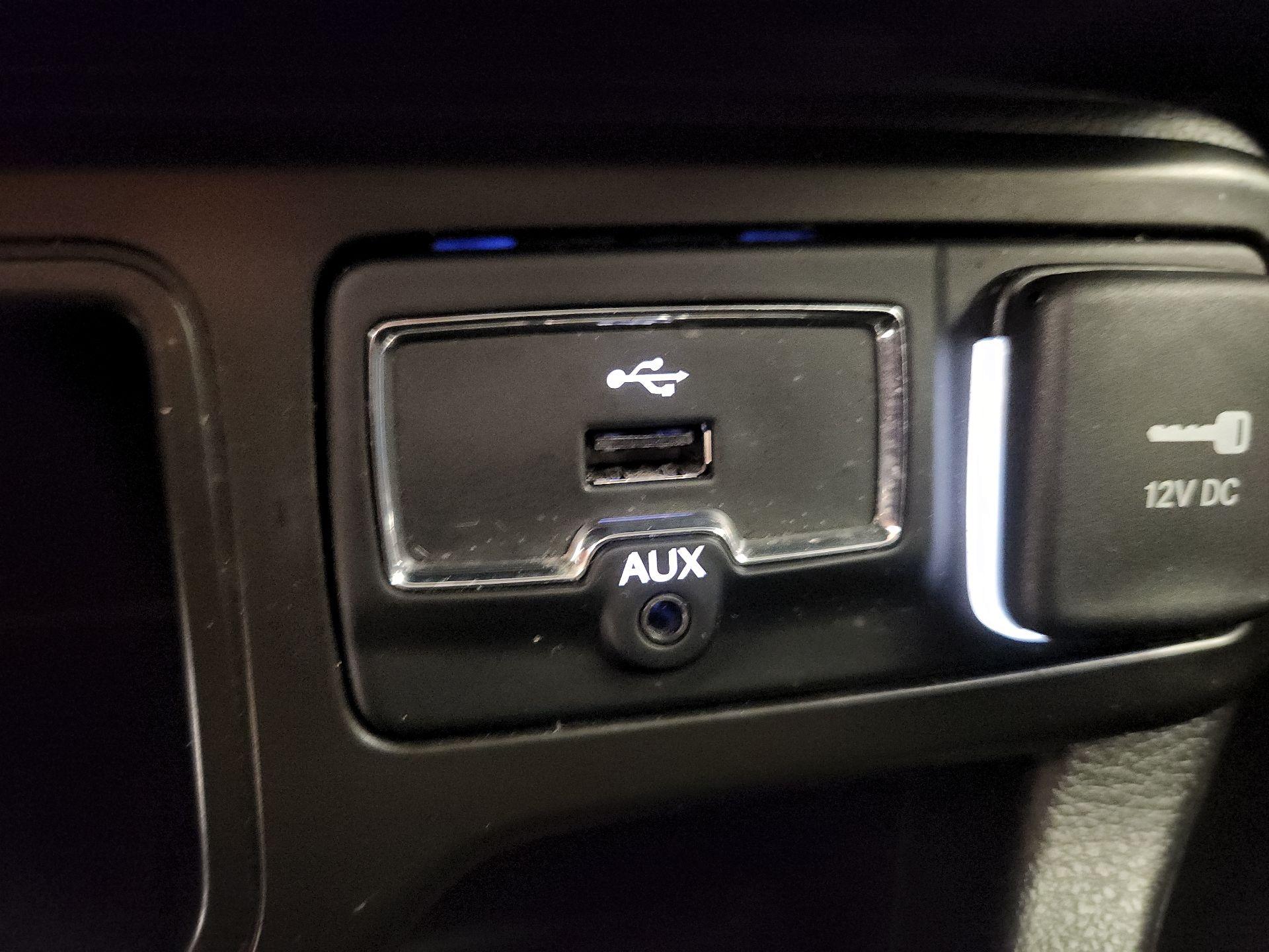 Thumbnail: 2020 Jeep Renegade - 18