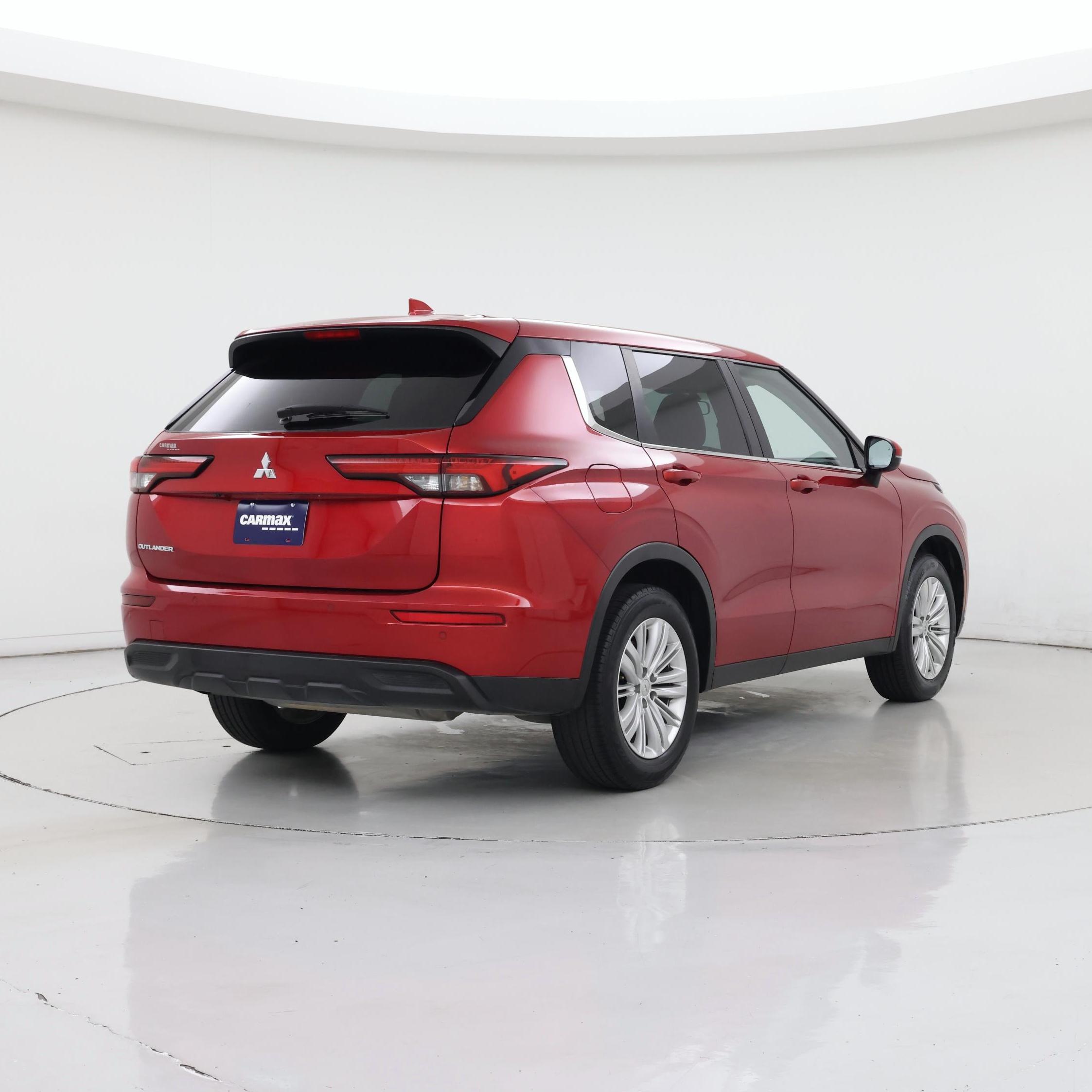 Thumbnail: 2023 Mitsubishi Outlander - 8