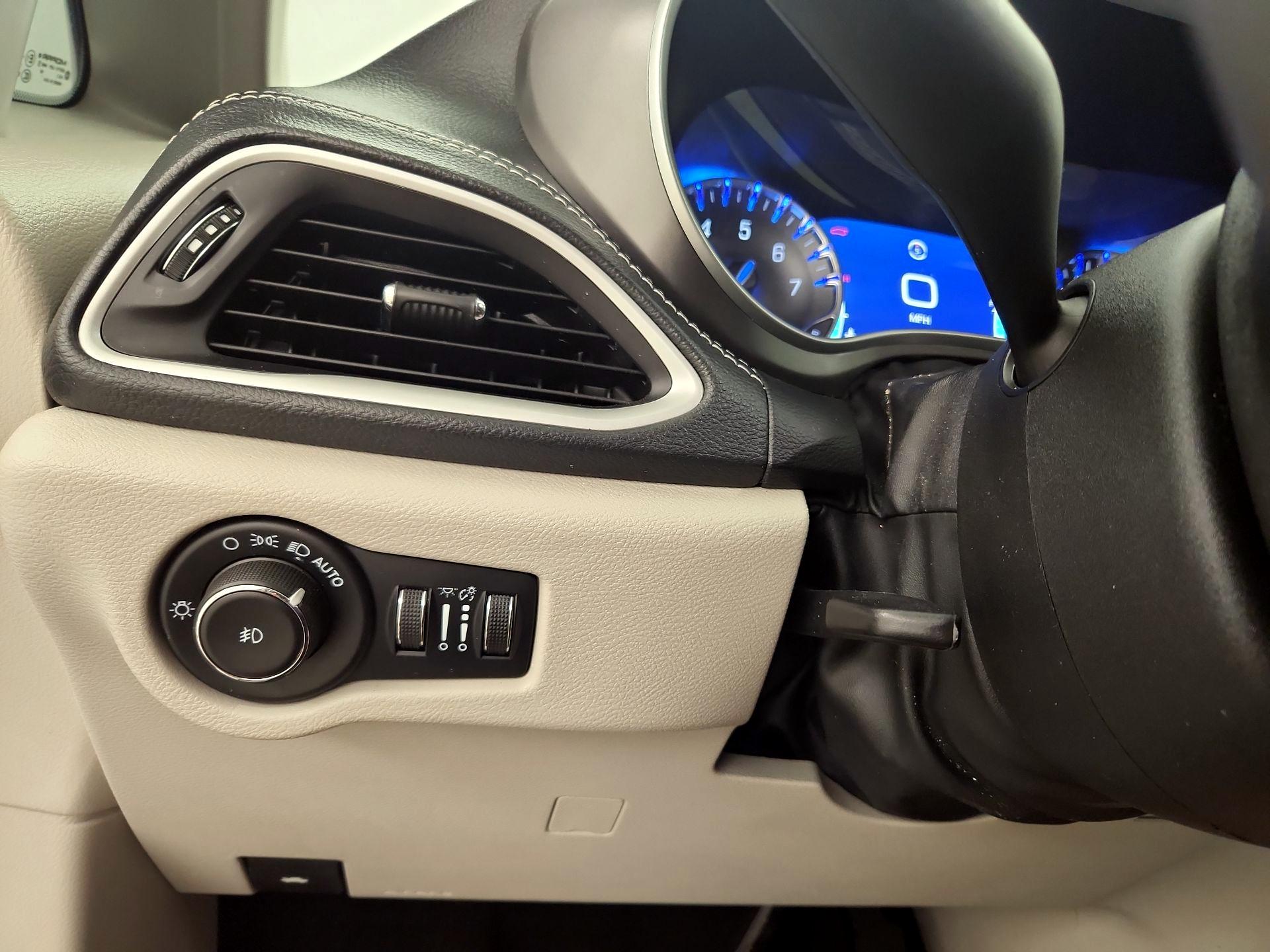 Thumbnail: 2022 Chrysler Pacifica - 13