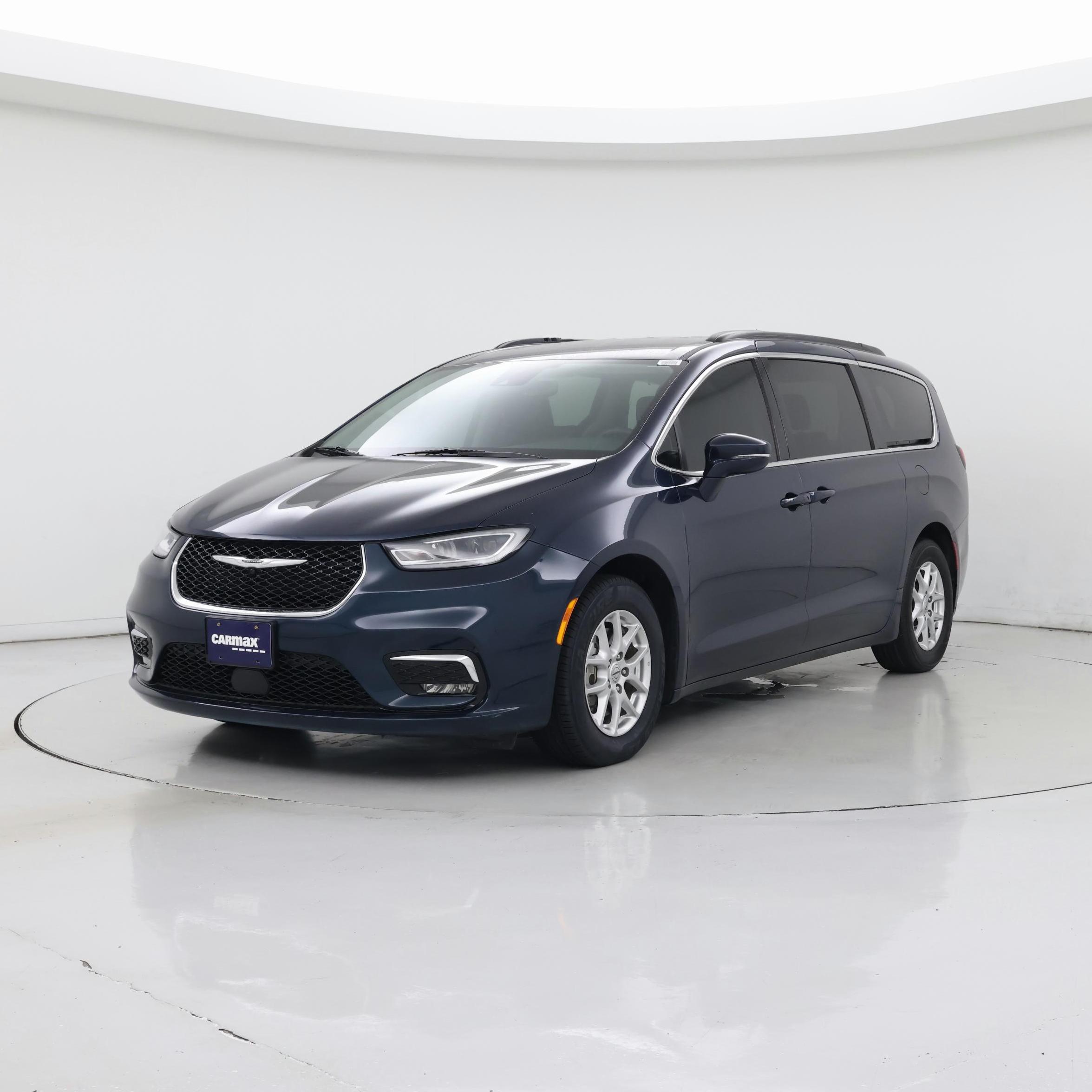 Thumbnail: 2022 Chrysler Pacifica - 4