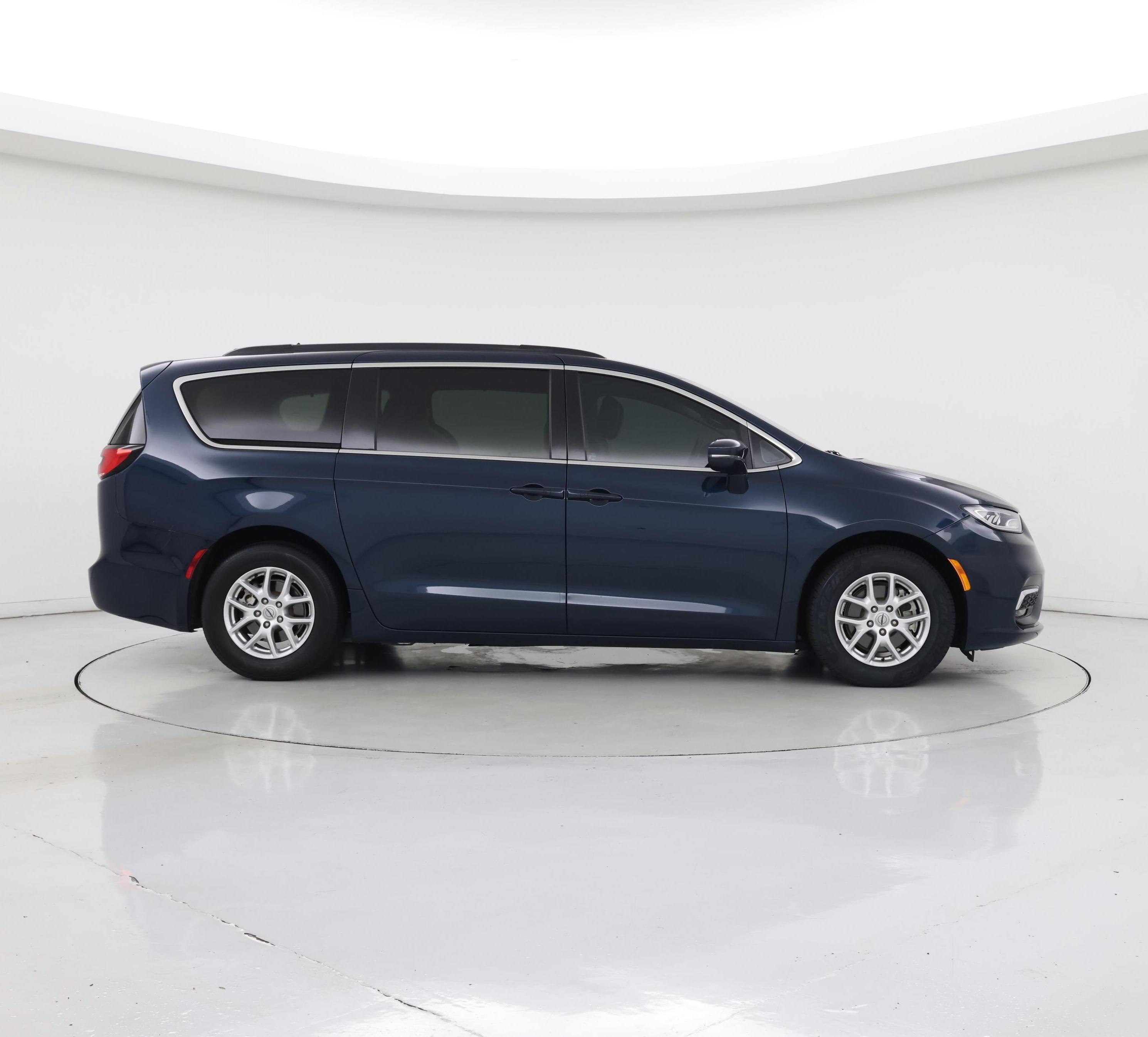 Thumbnail: 2022 Chrysler Pacifica - 7