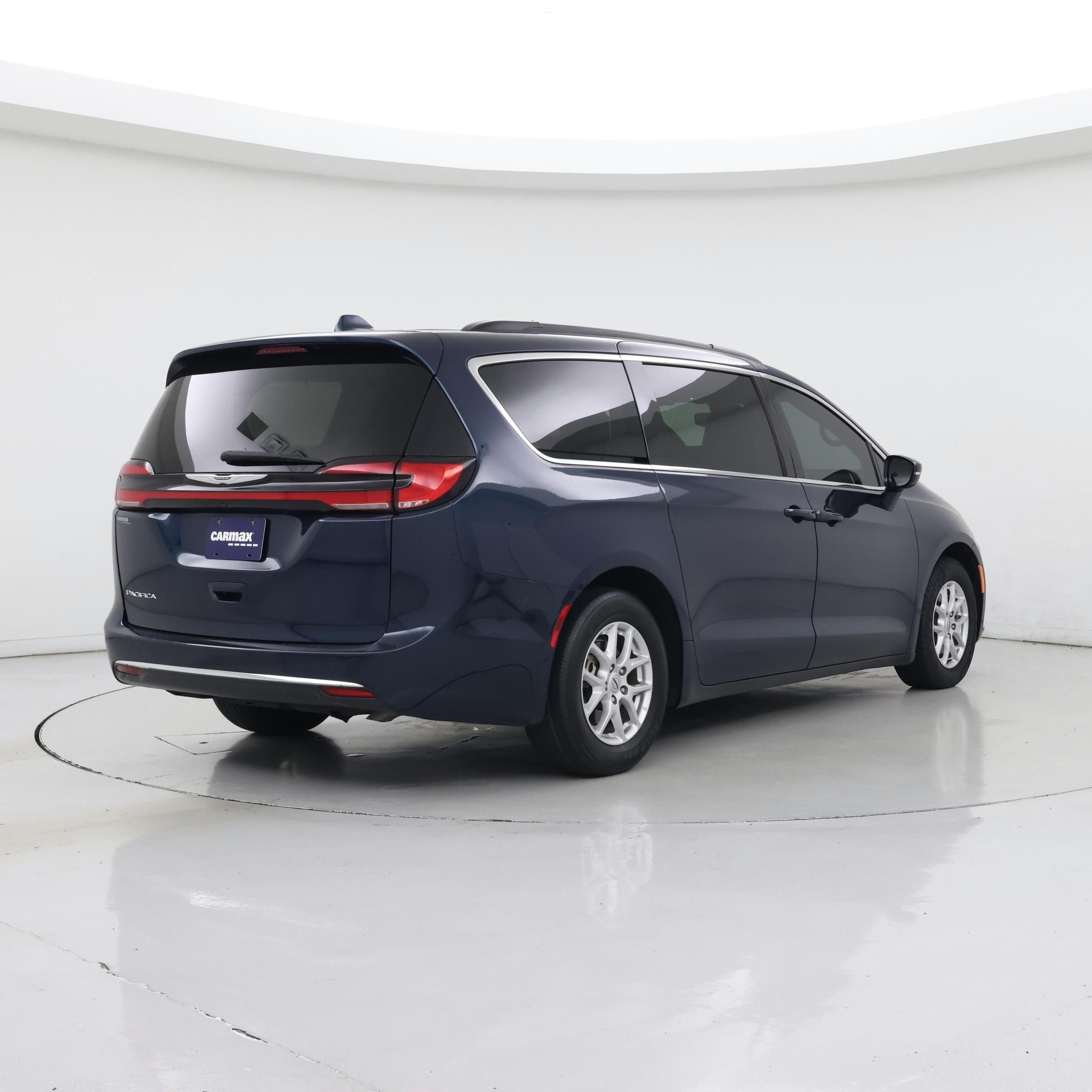 Thumbnail: 2022 Chrysler Pacifica - 8