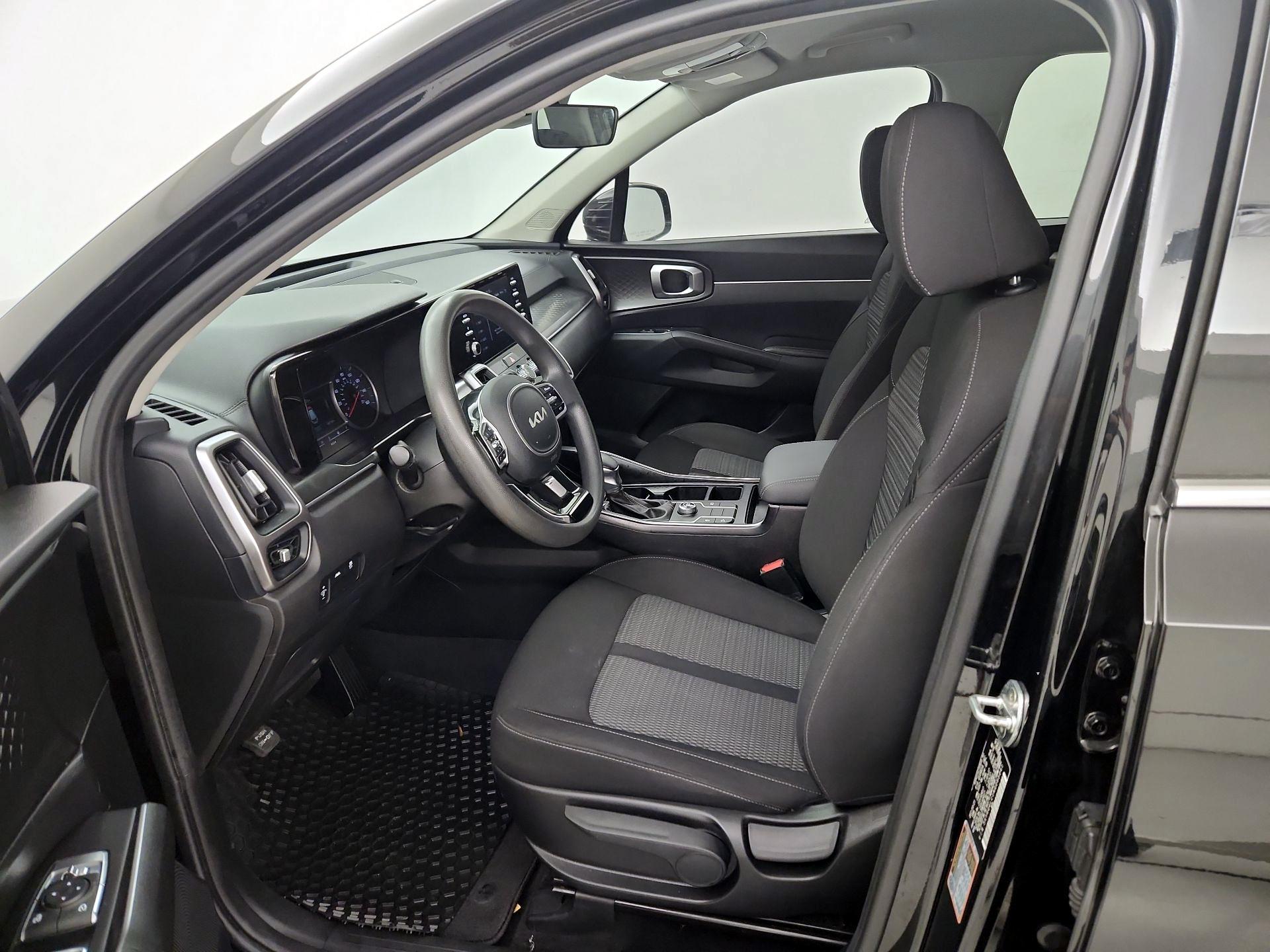 Thumbnail: 2022 Kia Sorento - 11