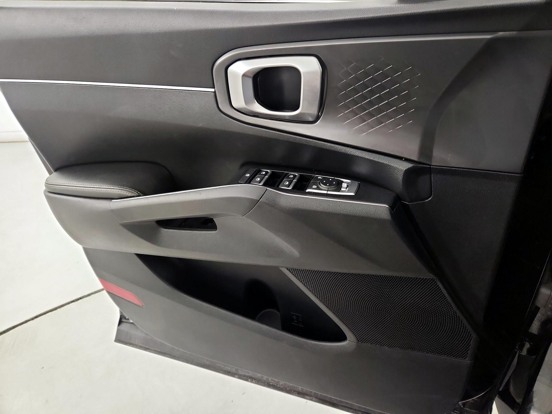 Thumbnail: 2022 Kia Sorento - 12