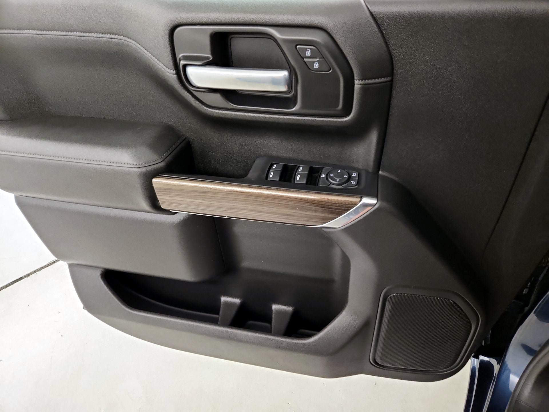 Thumbnail: 2021 Chevrolet Silverado 1500 - 12