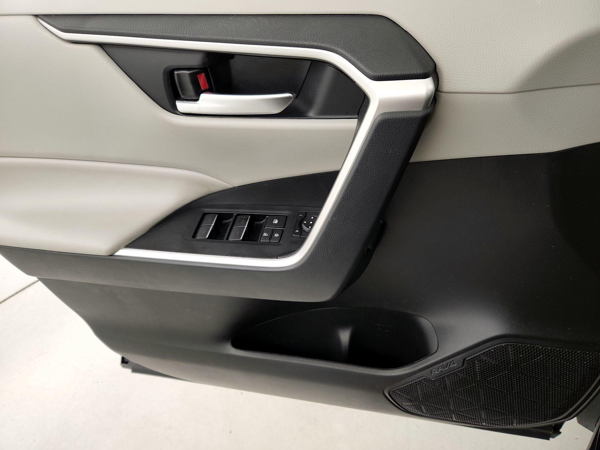 Thumbnail: 2024 Toyota RAV4 - 12