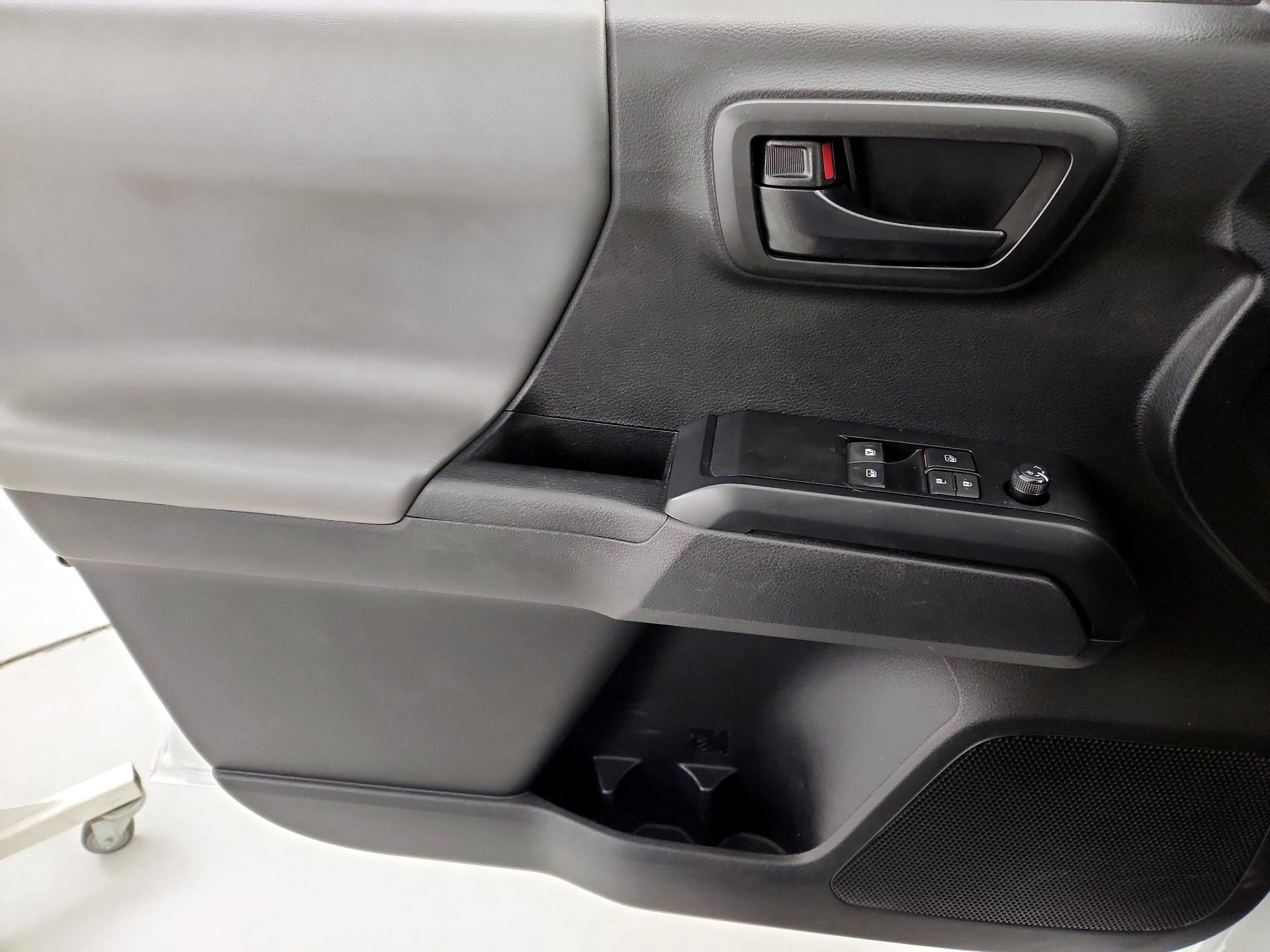 Thumbnail: 2022 Toyota Tacoma - 12