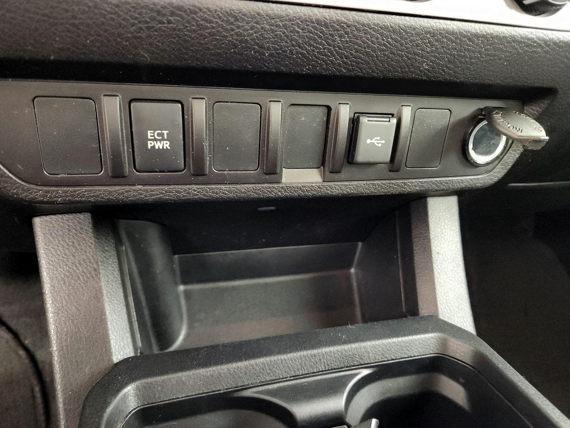 Thumbnail: 2022 Toyota Tacoma - 18