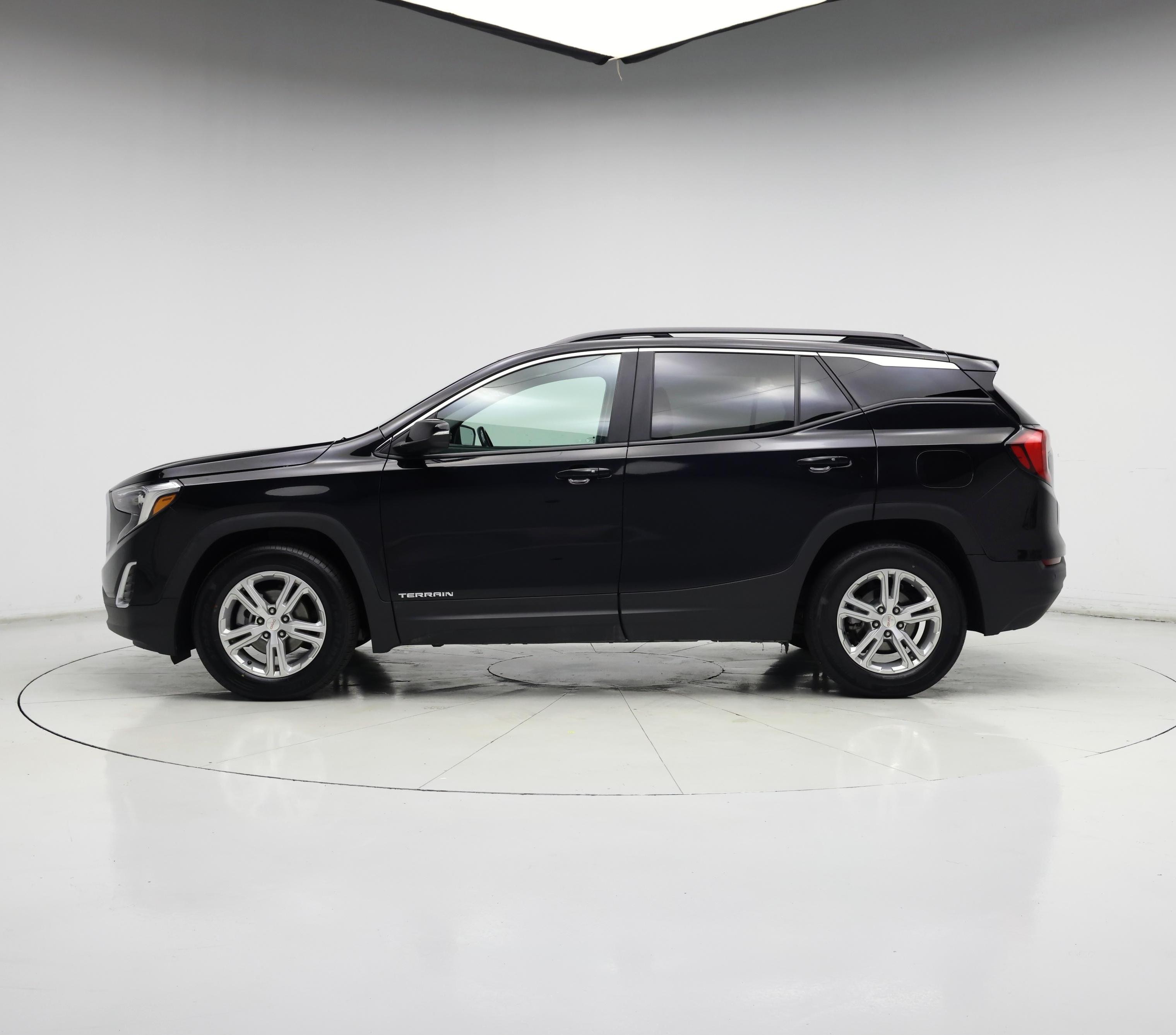 Thumbnail: 2021 GMC Terrain - 3