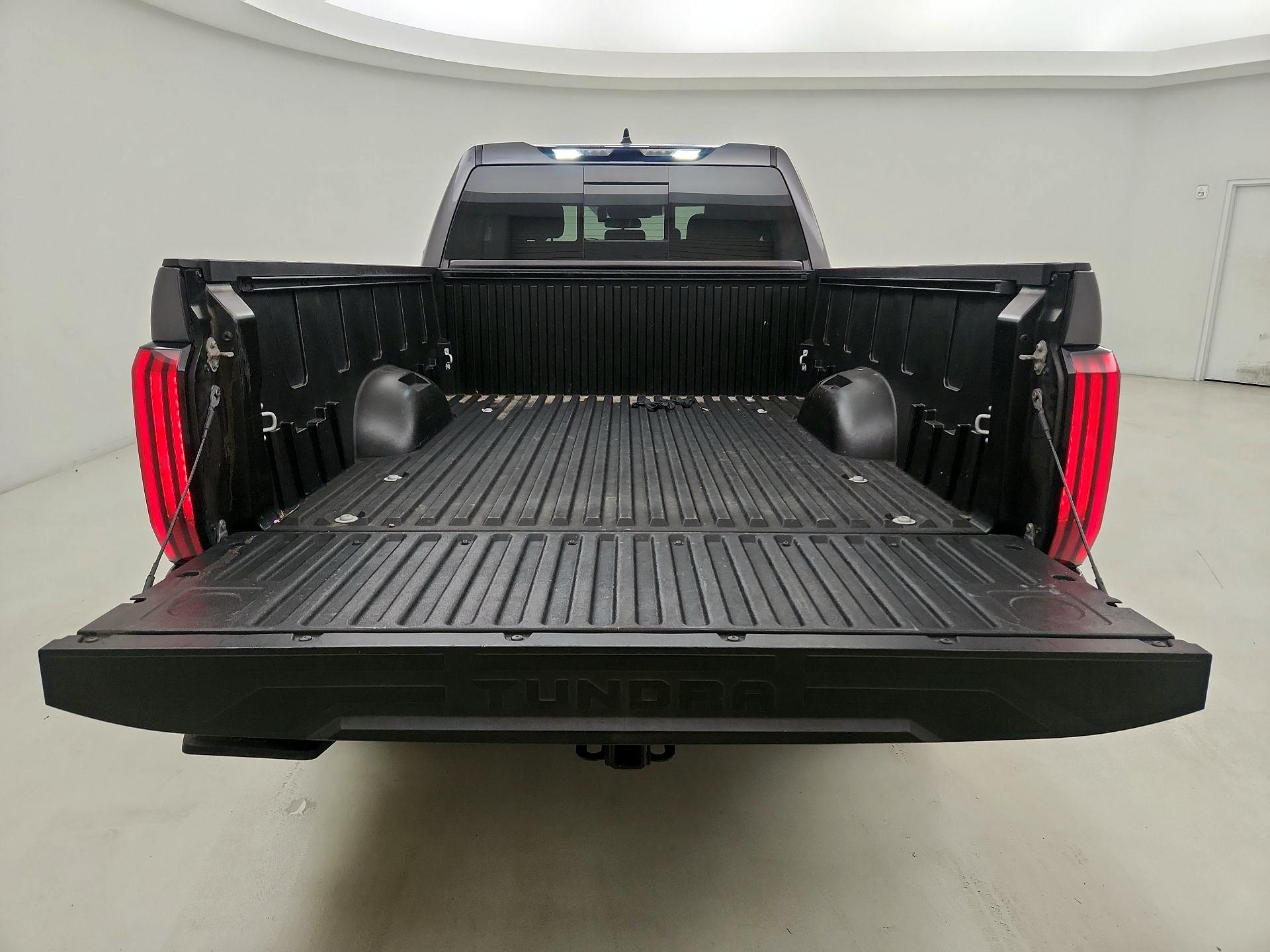 Thumbnail: 2022 Toyota Tundra - 14