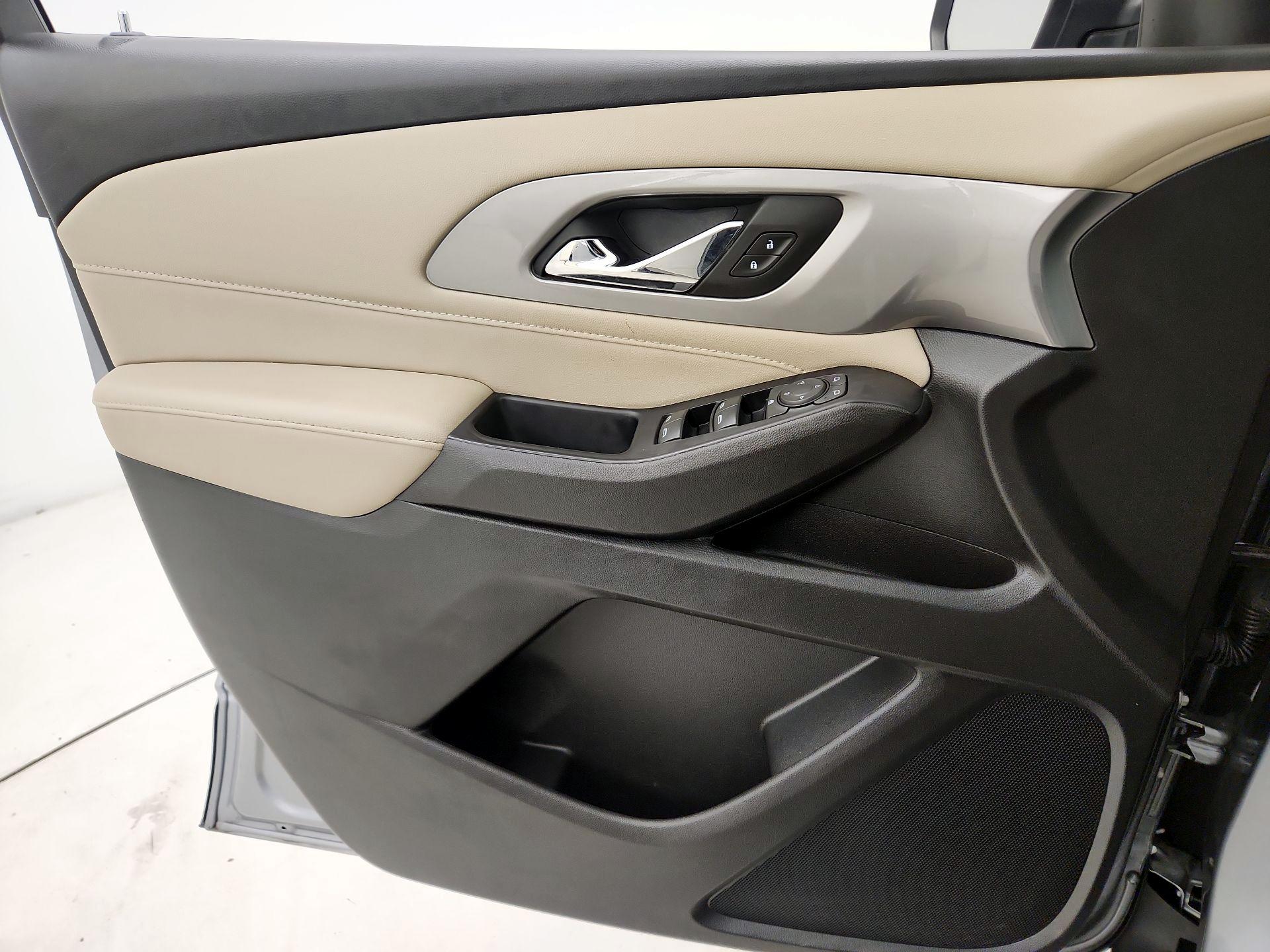 Thumbnail: 2023 Chevrolet Traverse - 12