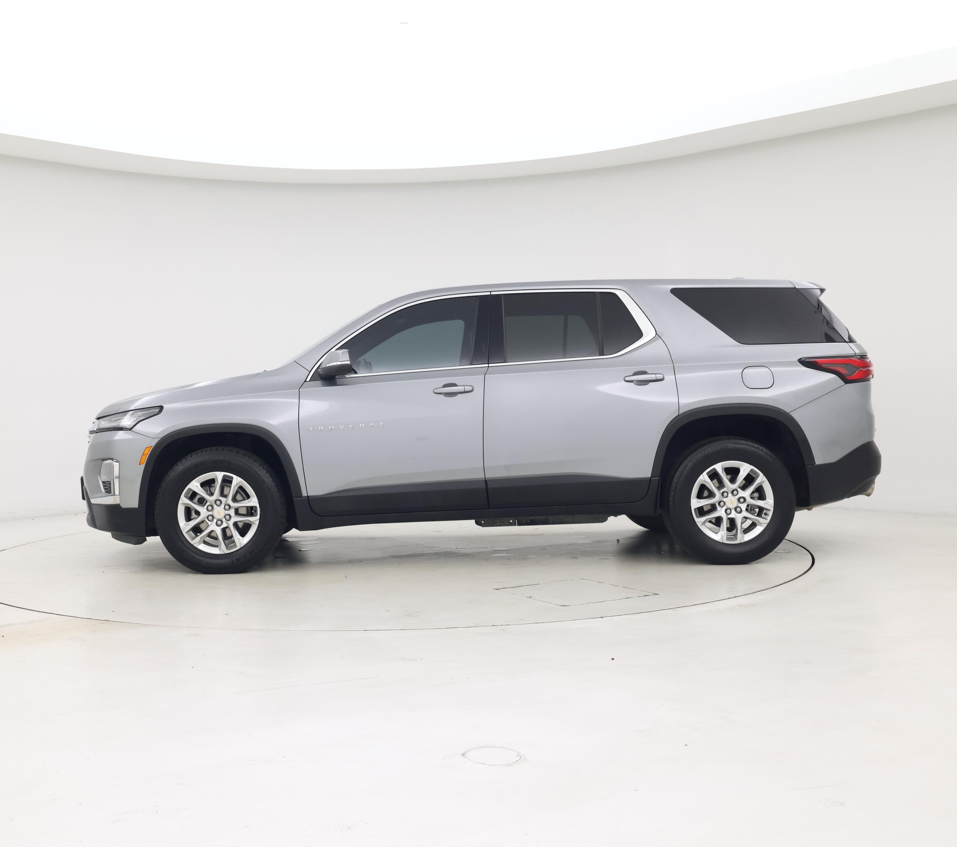 Thumbnail: 2023 Chevrolet Traverse - 3