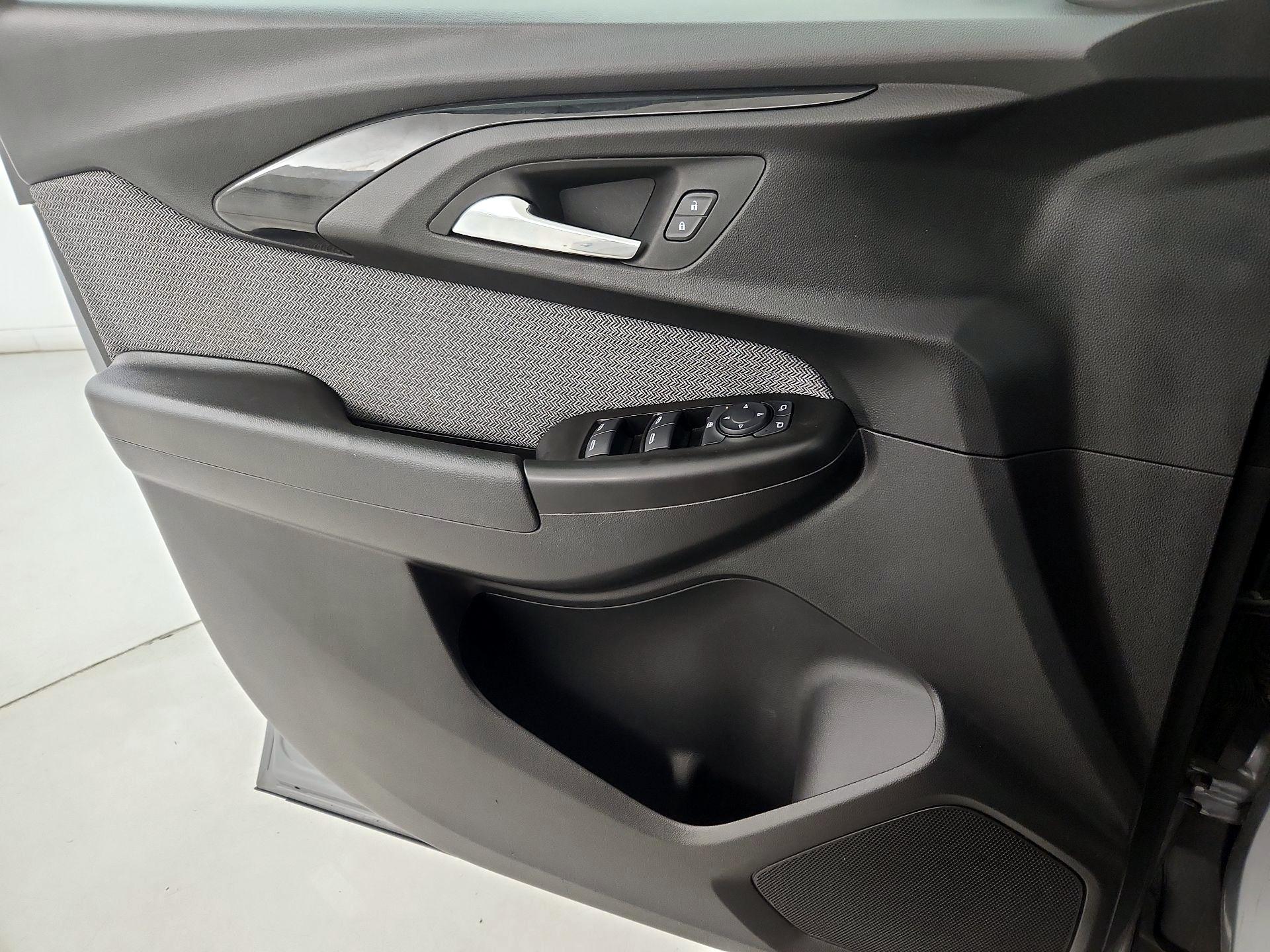 Thumbnail: 2023 Chevrolet TrailBlazer - 12