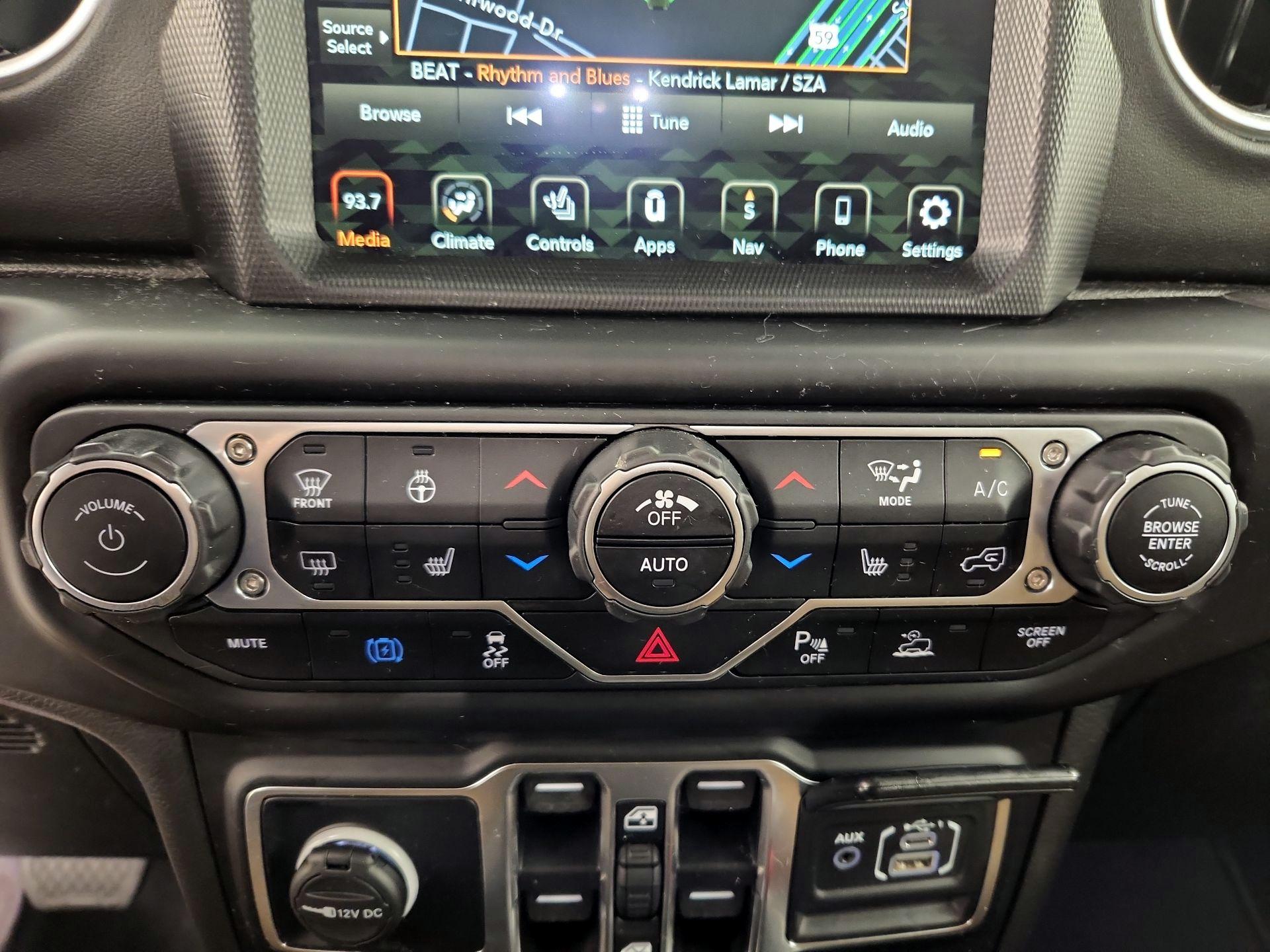 Thumbnail: 2021 Jeep Wrangler - 17