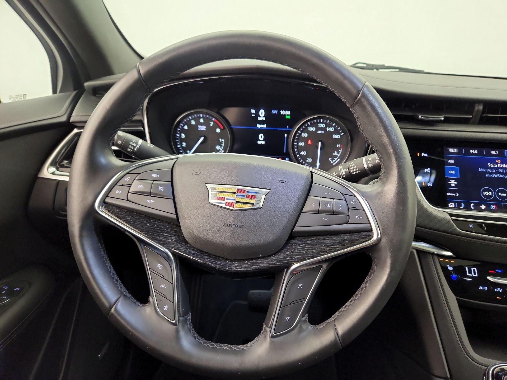 Thumbnail: 2021 Cadillac XT5 - 10