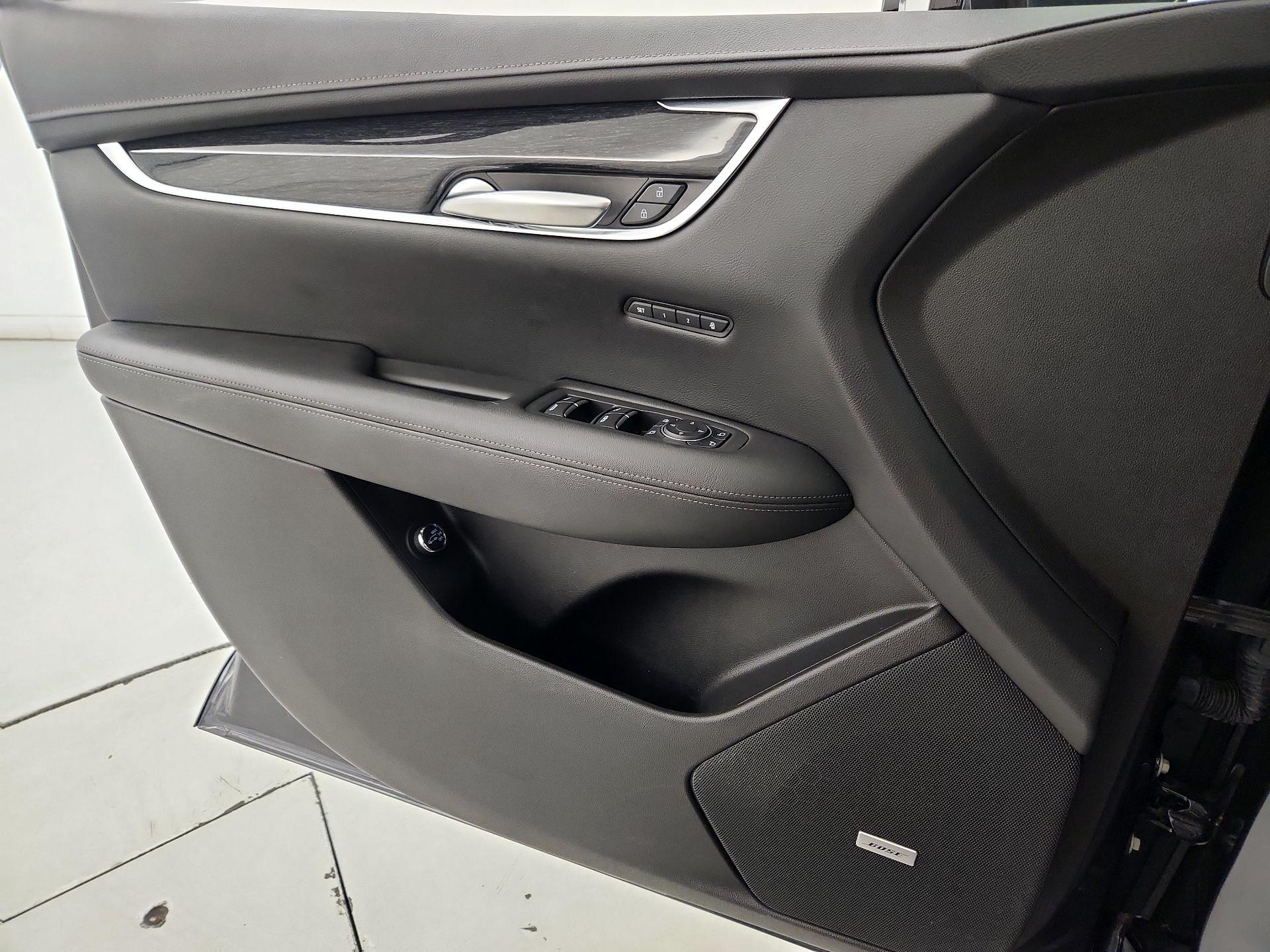 Thumbnail: 2021 Cadillac XT5 - 12