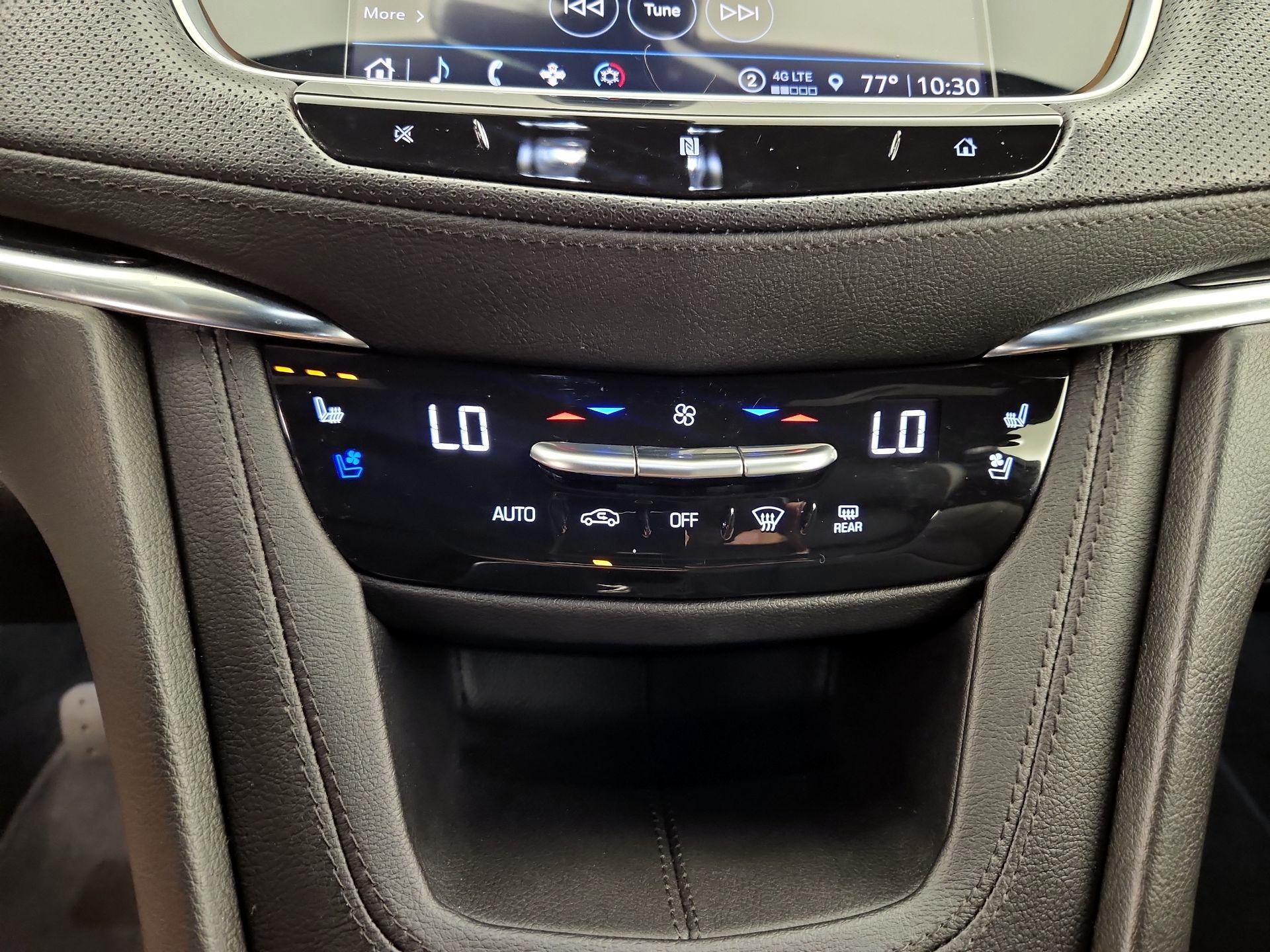 Thumbnail: 2021 Cadillac XT5 - 16