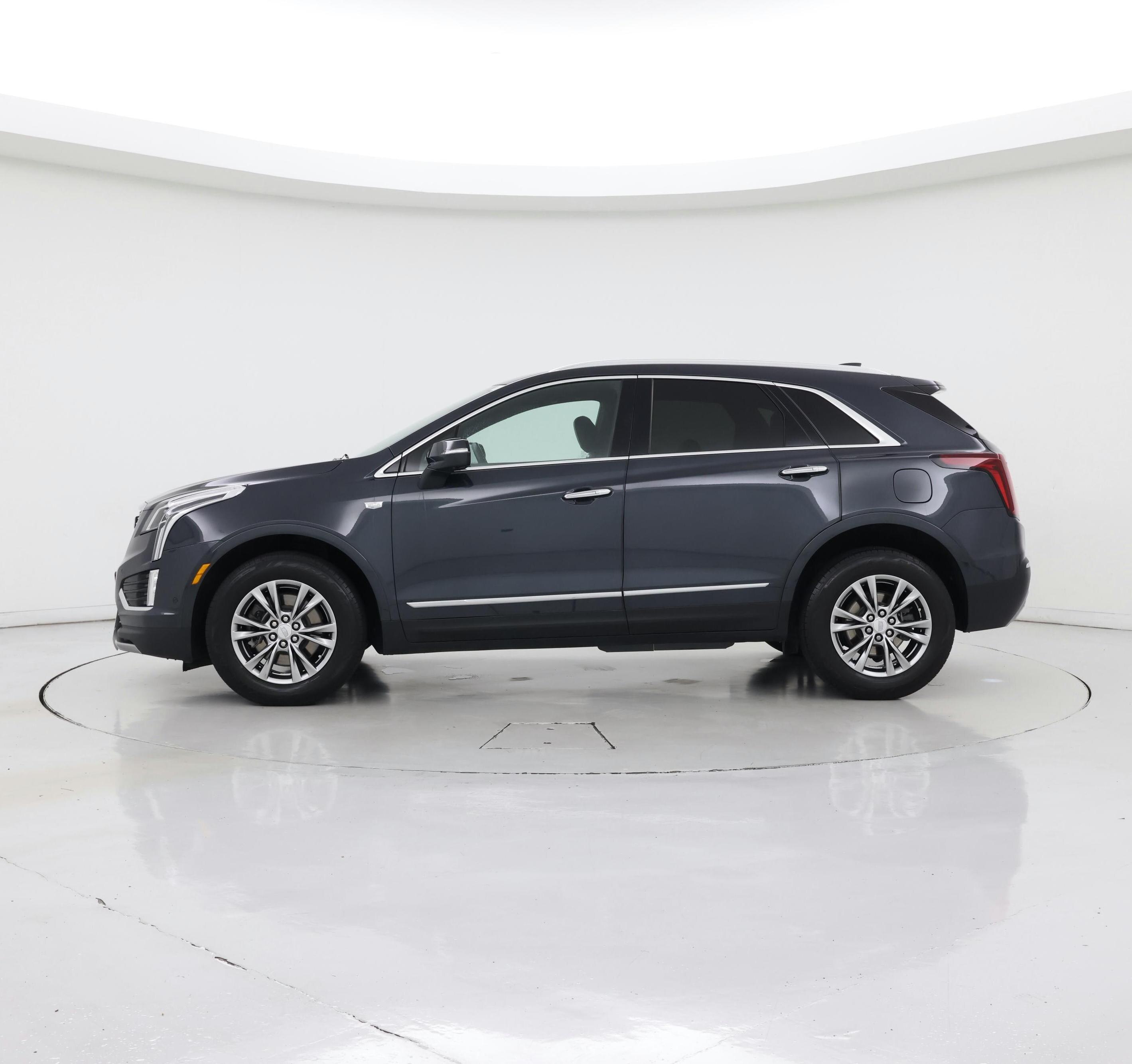 Thumbnail: 2021 Cadillac XT5 - 3