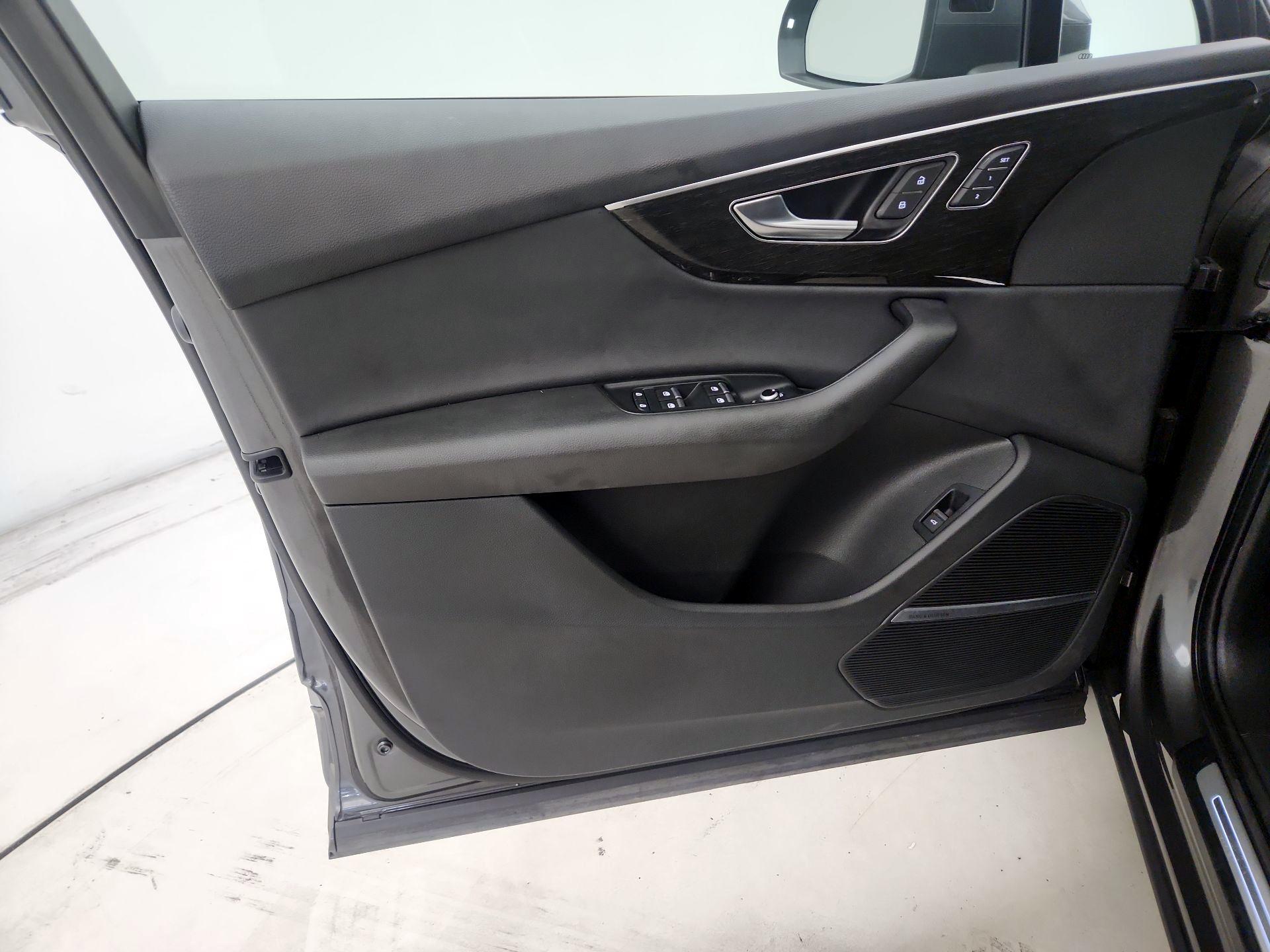 Thumbnail: 2022 Audi Q7 - 12