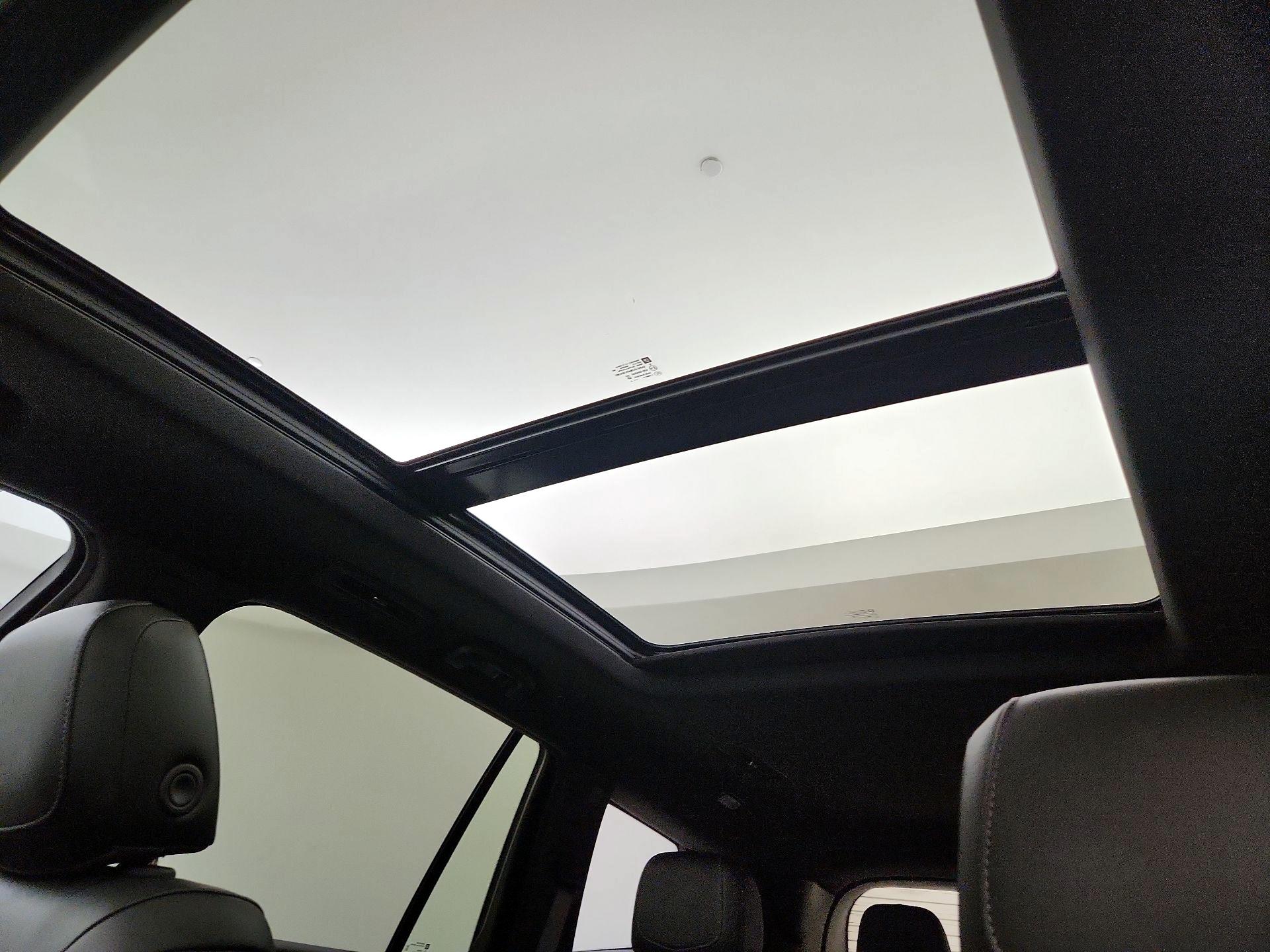 Thumbnail: 2023 Cadillac XT6 - 17