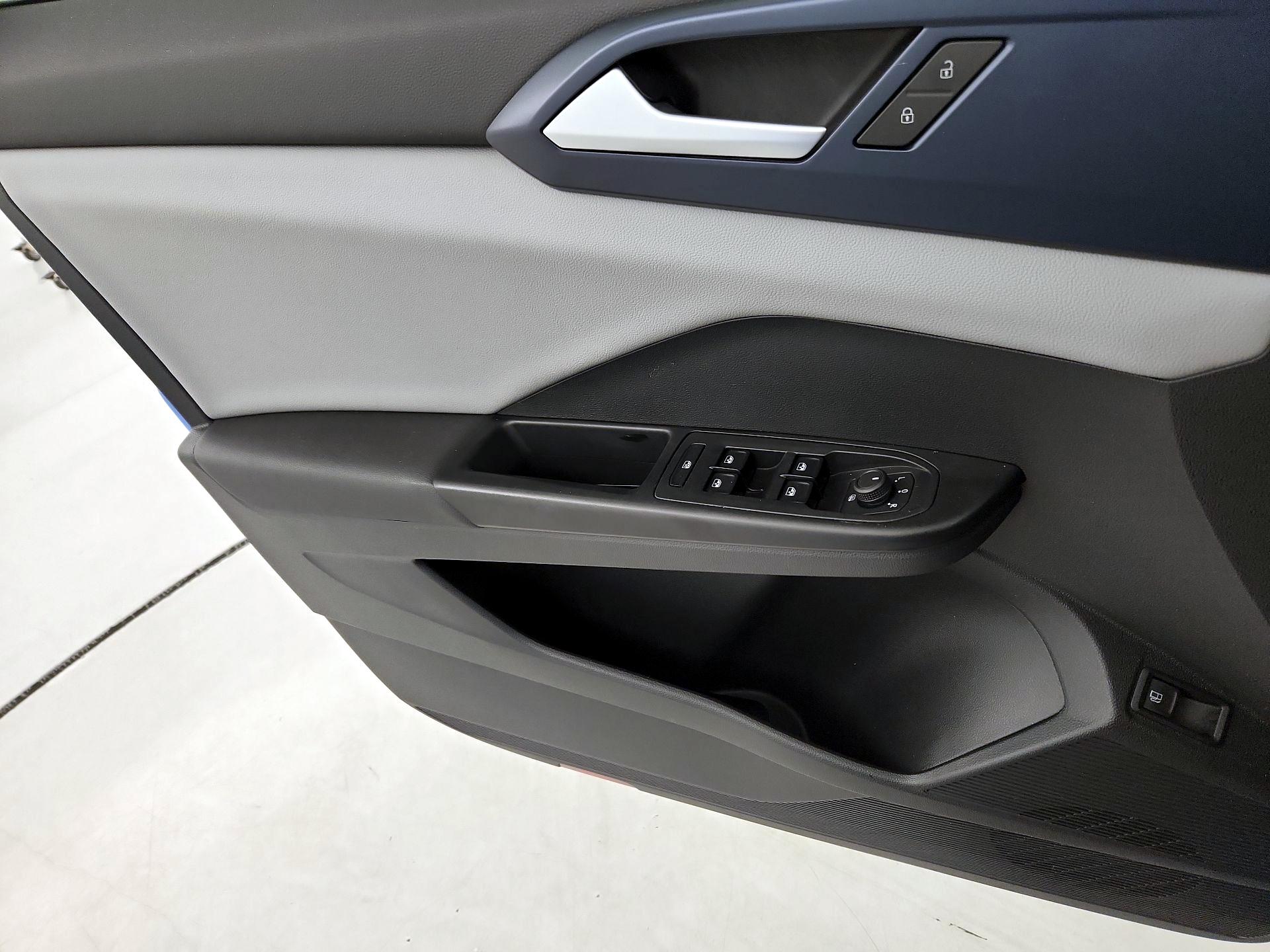 Thumbnail: 2022 Volkswagen Taos - 12