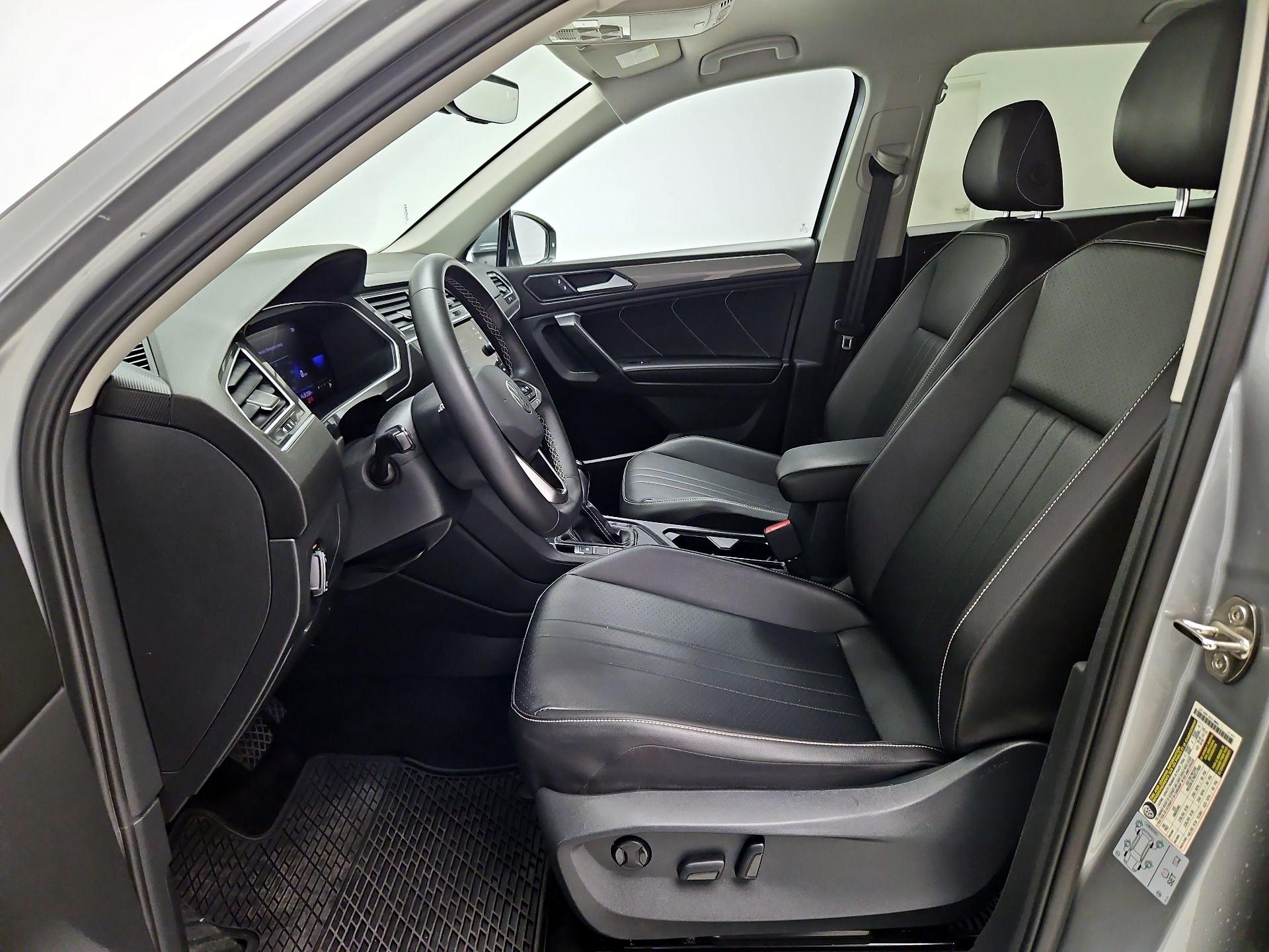 Thumbnail: 2022 Volkswagen Tiguan - 11