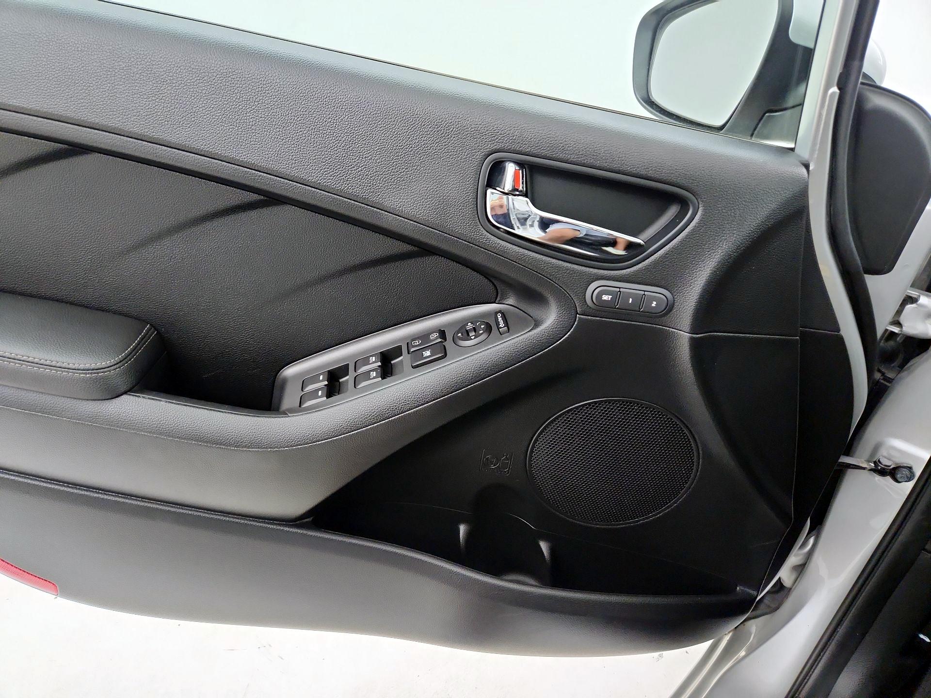 Thumbnail: 2014 Kia Forte - 10