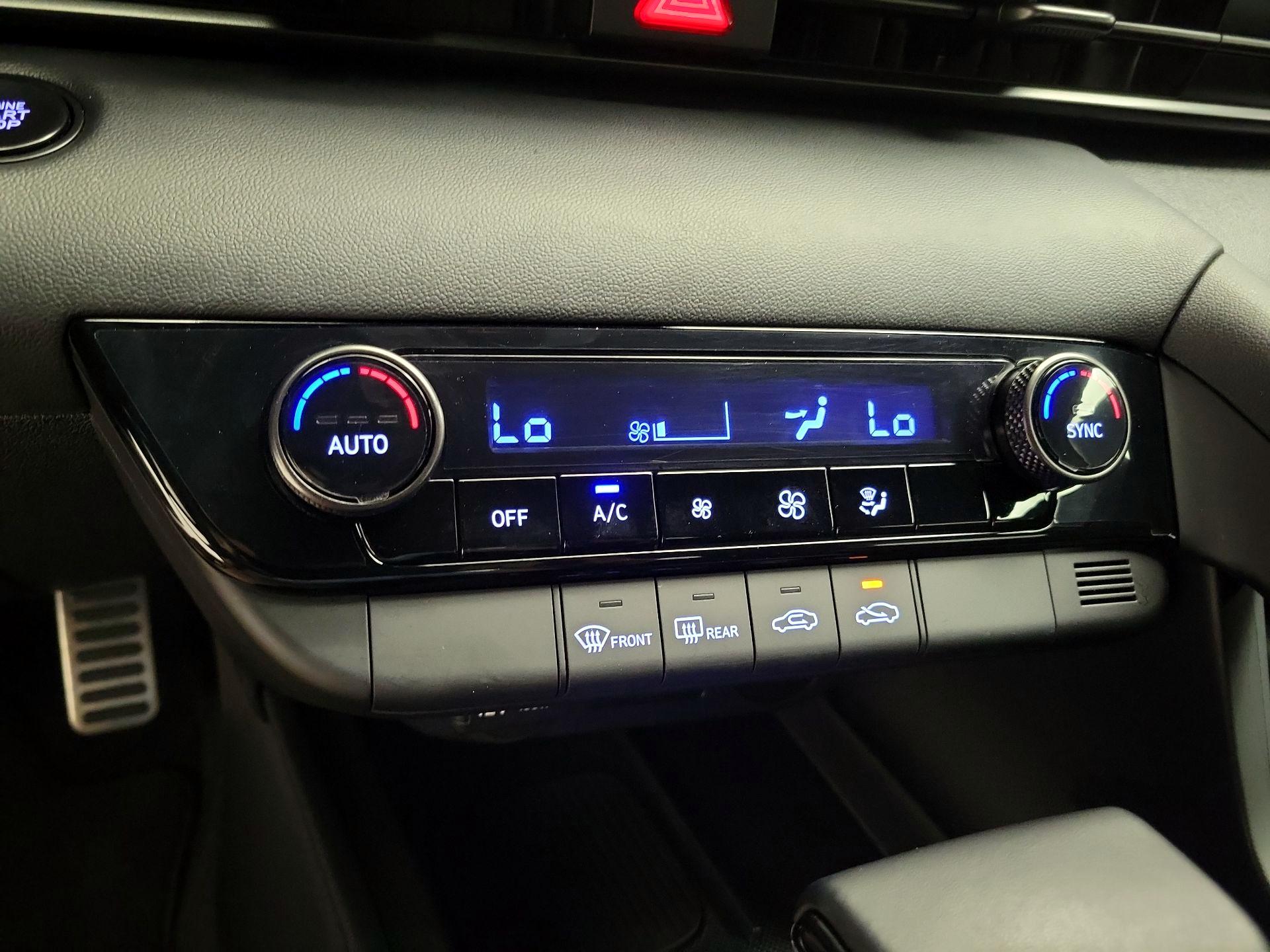Thumbnail: 2025 Hyundai Elantra - 17