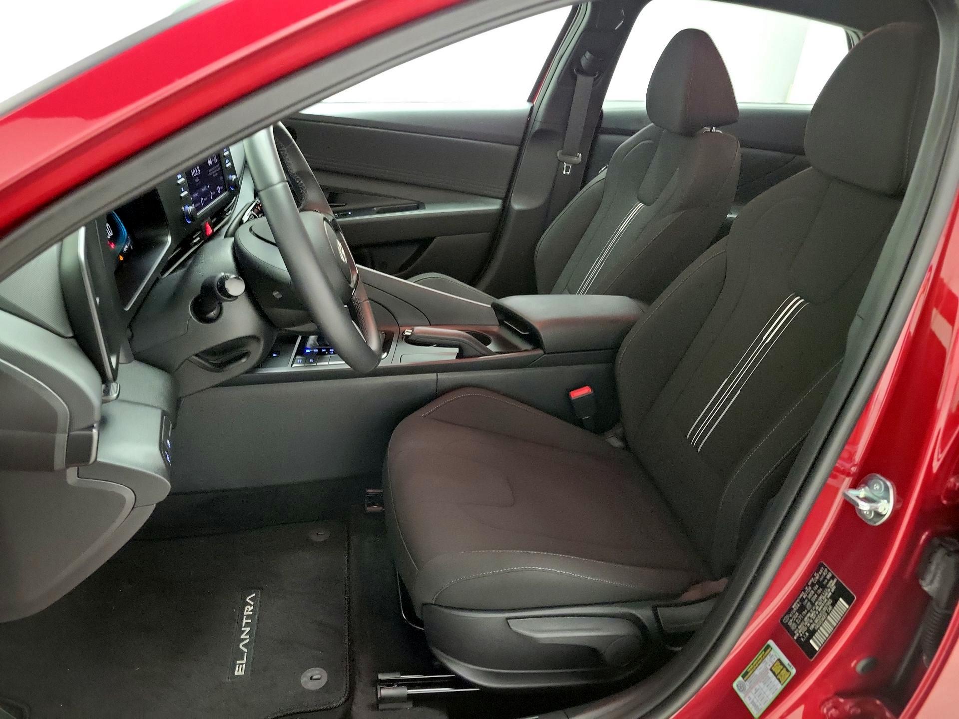 Thumbnail: 2025 Hyundai Elantra - 11