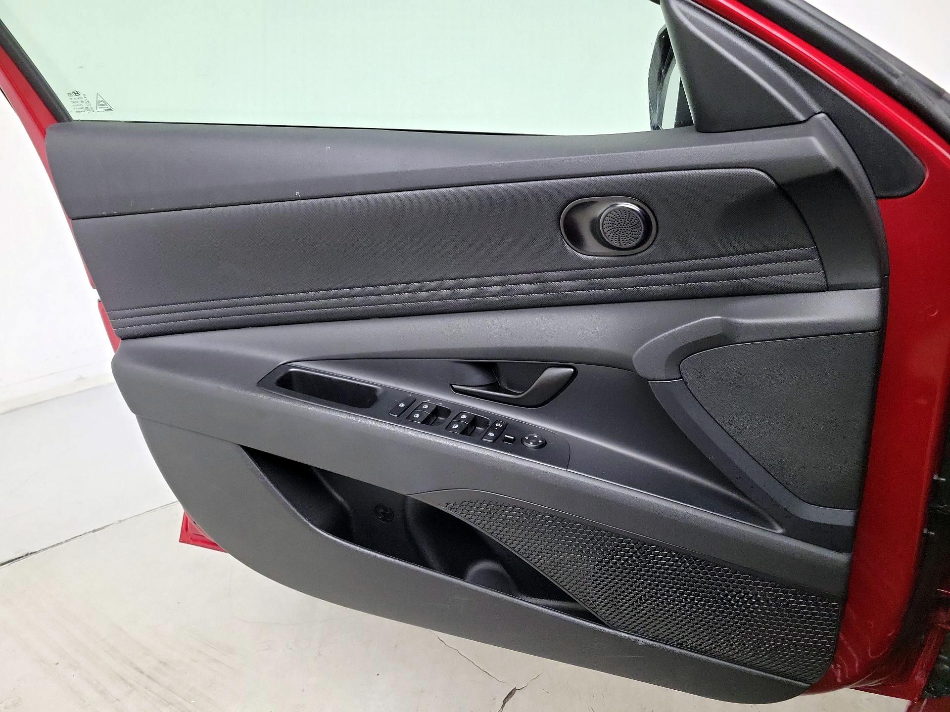 Thumbnail: 2025 Hyundai Elantra - 12