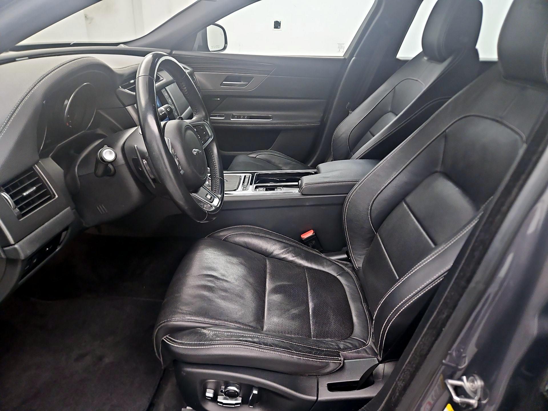 Thumbnail: 2016 Jaguar XF - 11