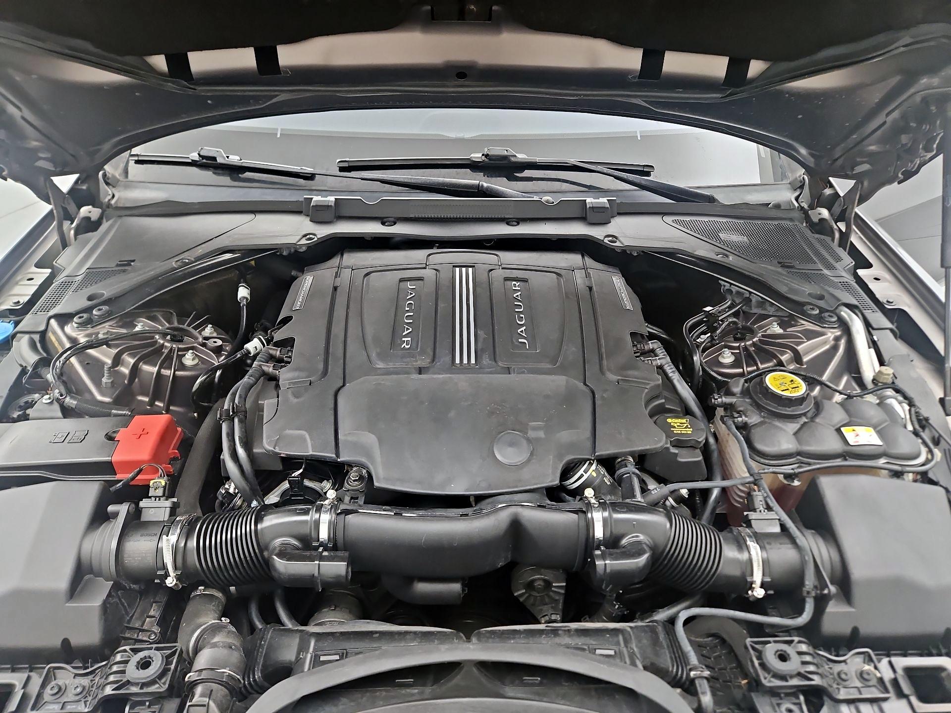 Thumbnail: 2016 Jaguar XF - 18