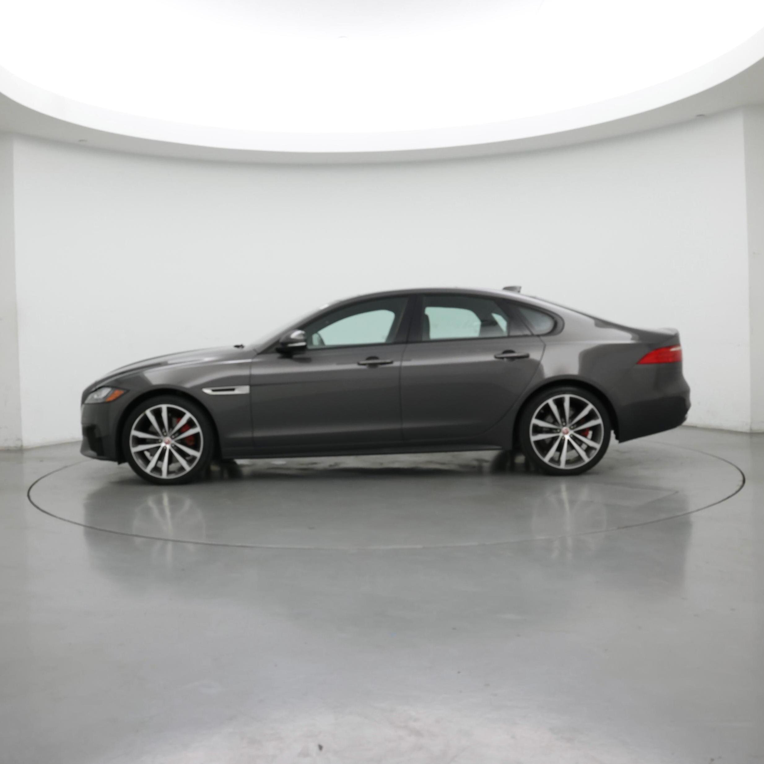 Thumbnail: 2016 Jaguar XF - 3