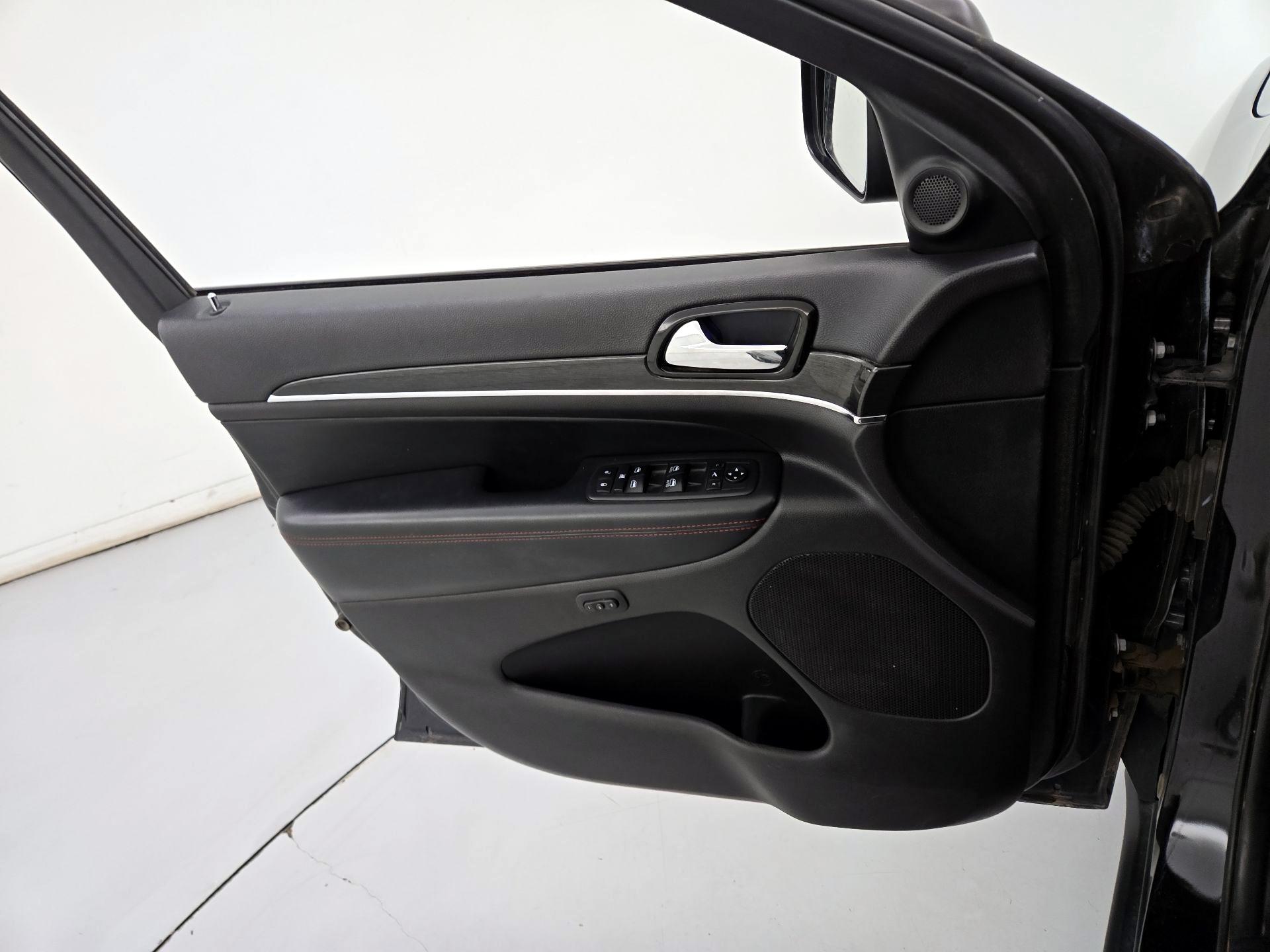 Thumbnail: 2021 Jeep Grand Cherokee - 12