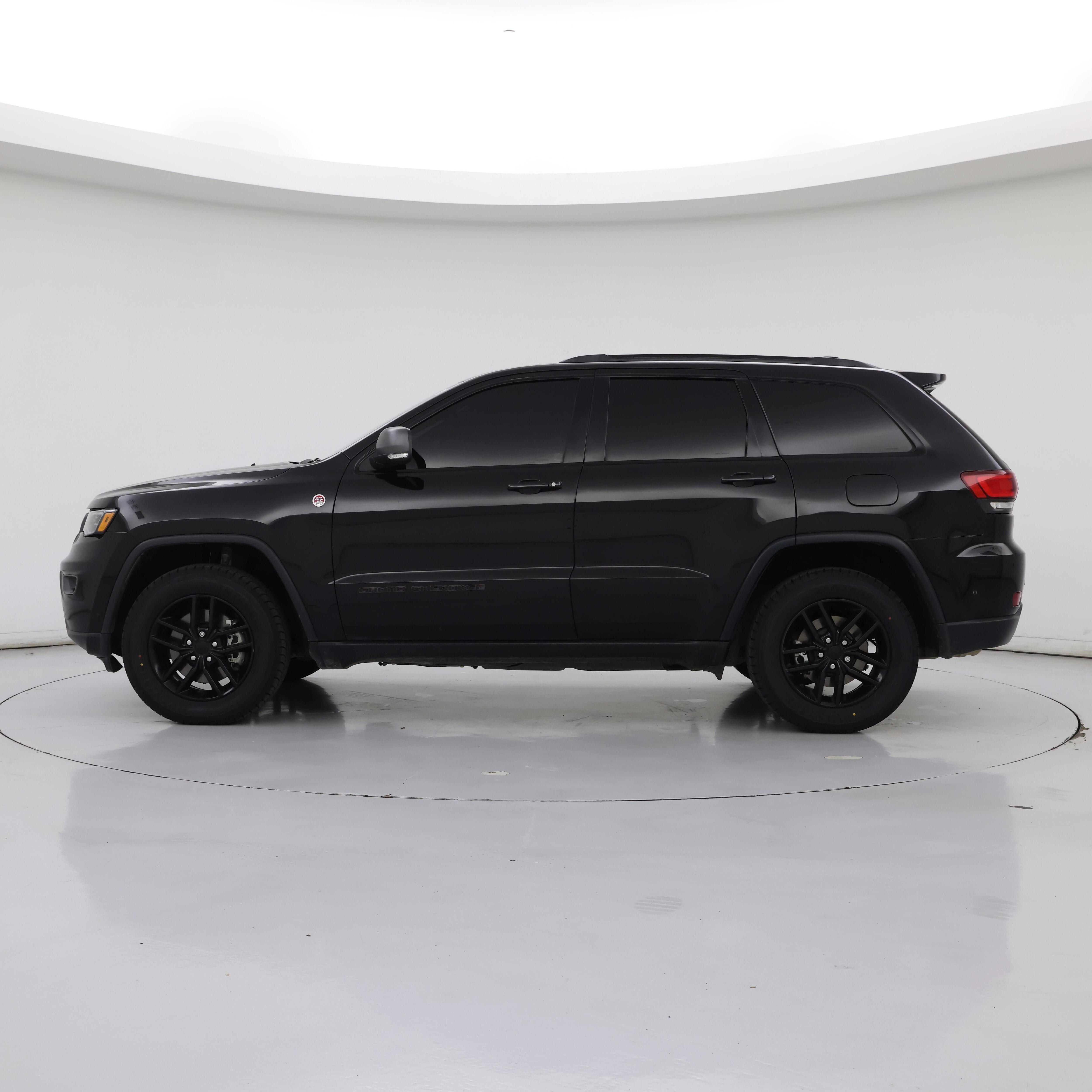 Thumbnail: 2021 Jeep Grand Cherokee - 3