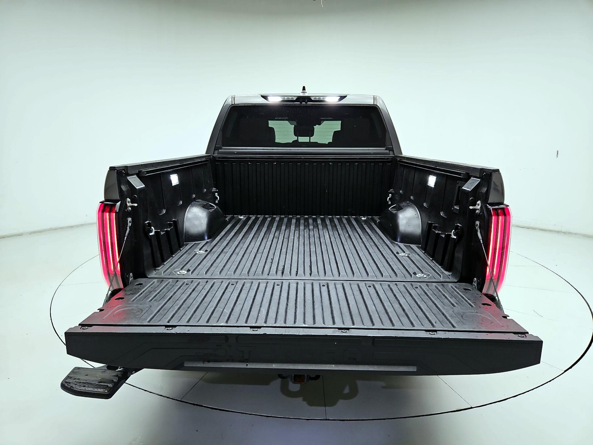 Thumbnail: 2022 Toyota Tundra - 18