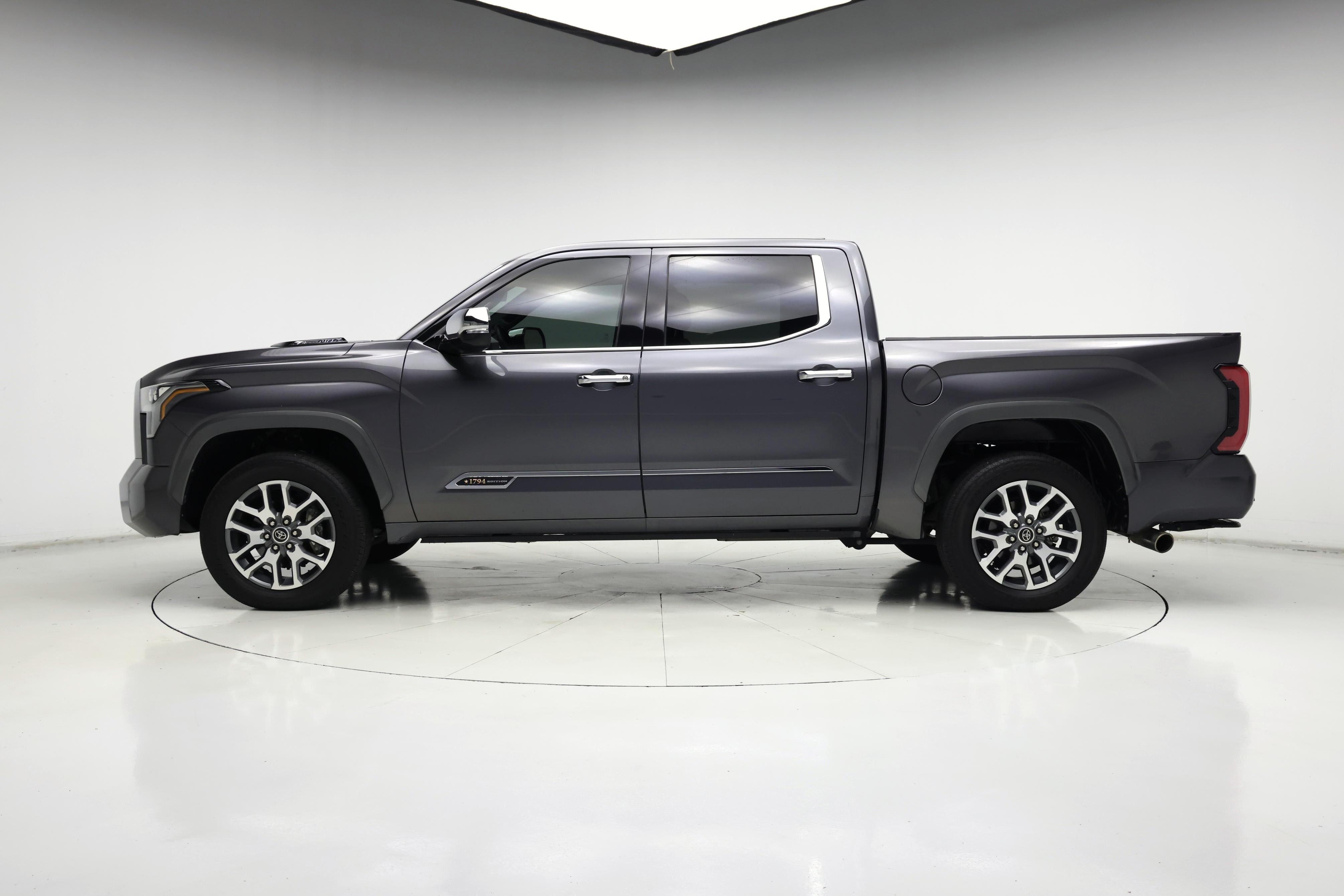 Thumbnail: 2022 Toyota Tundra - 3
