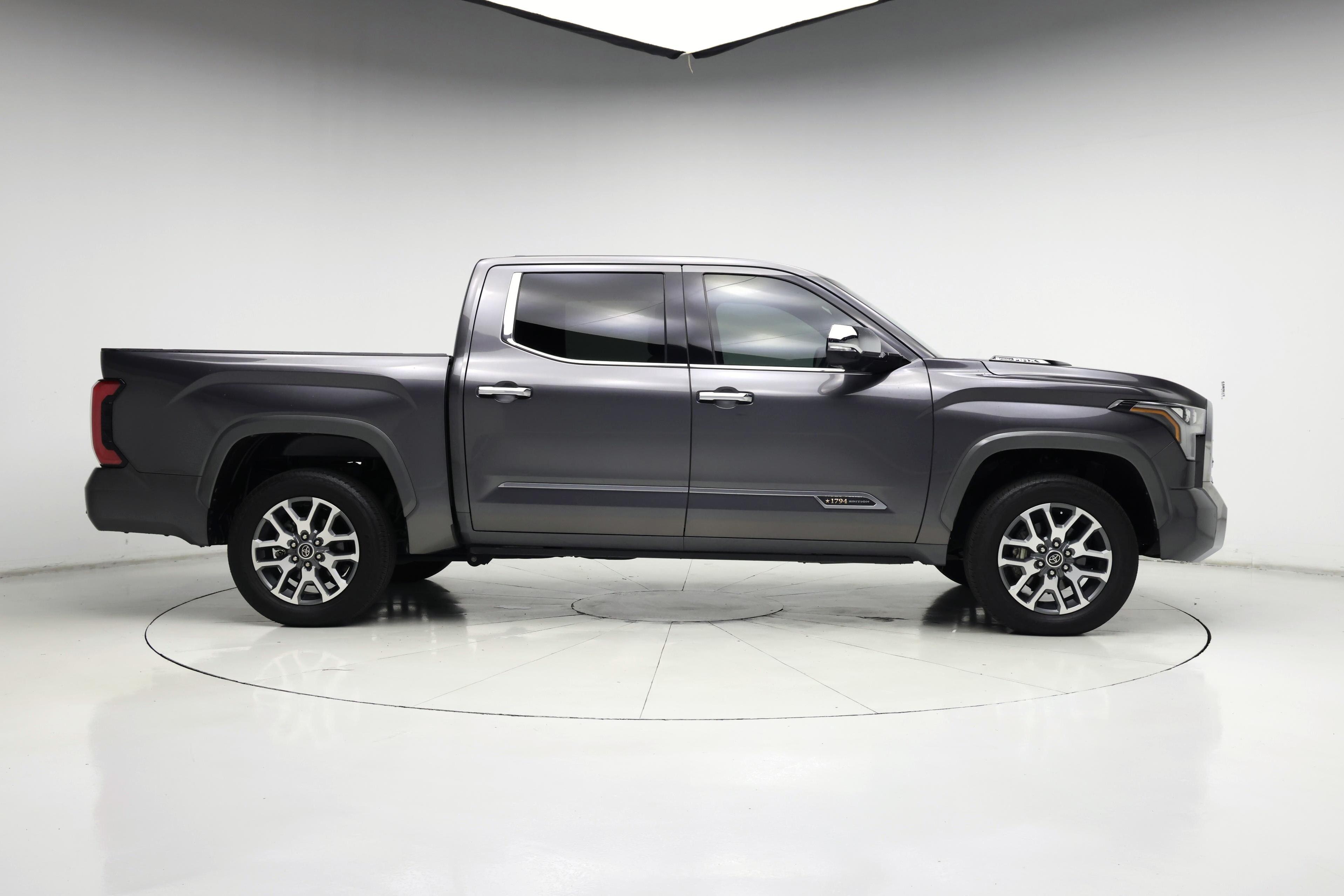 Thumbnail: 2022 Toyota Tundra - 7