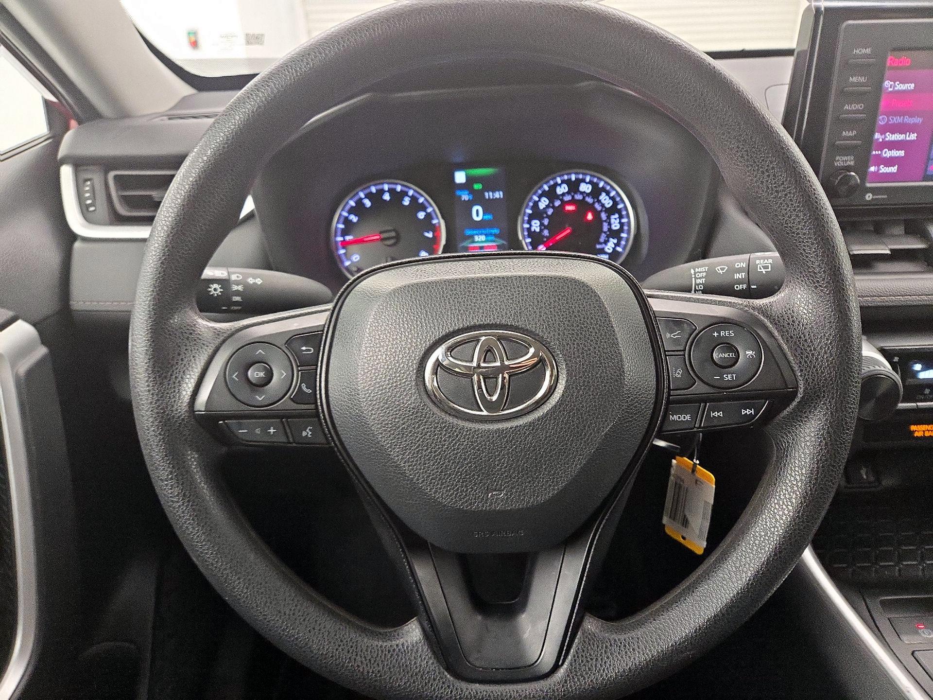 Thumbnail: 2022 Toyota RAV4 - 10