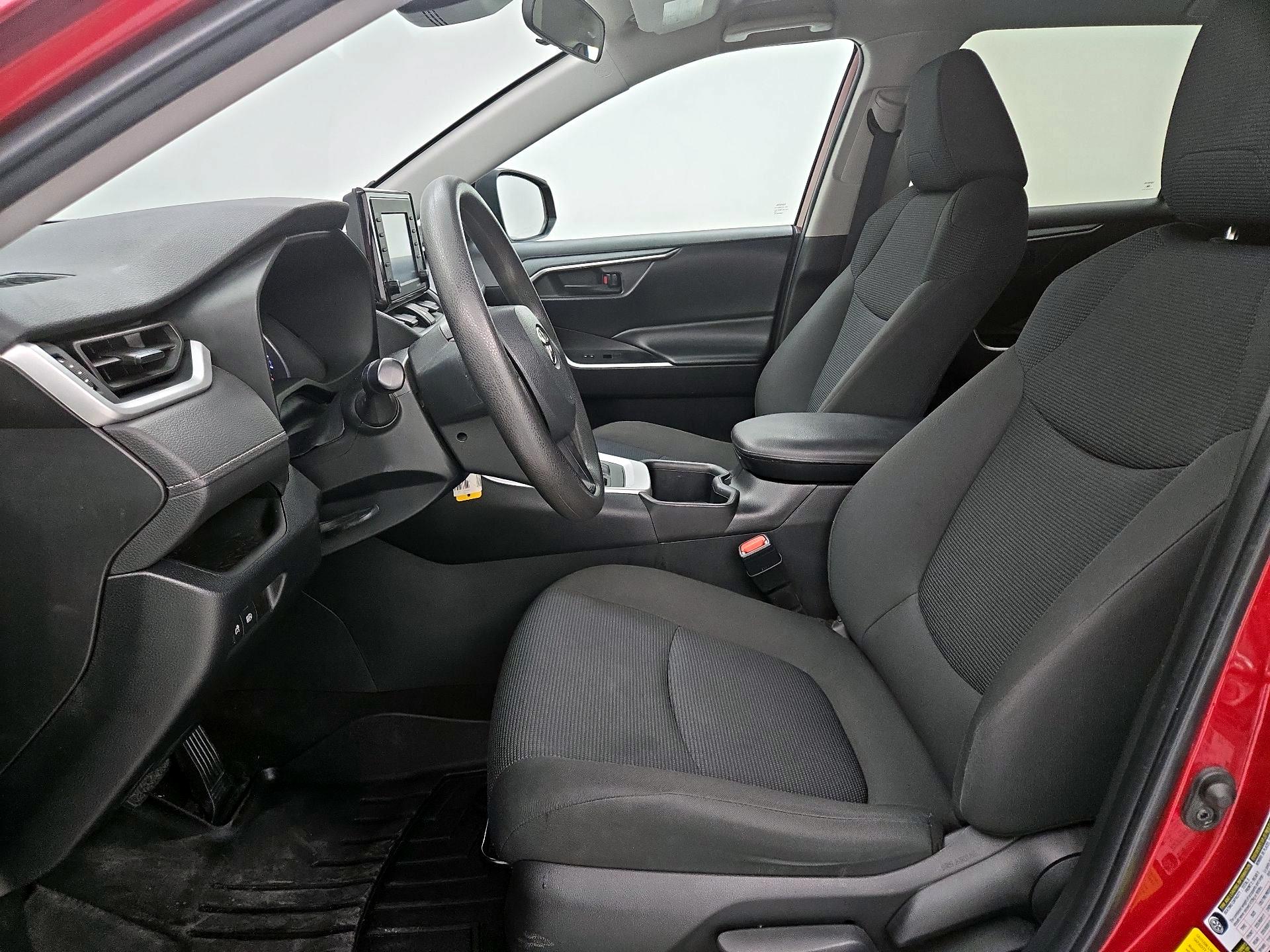 Thumbnail: 2022 Toyota RAV4 - 11