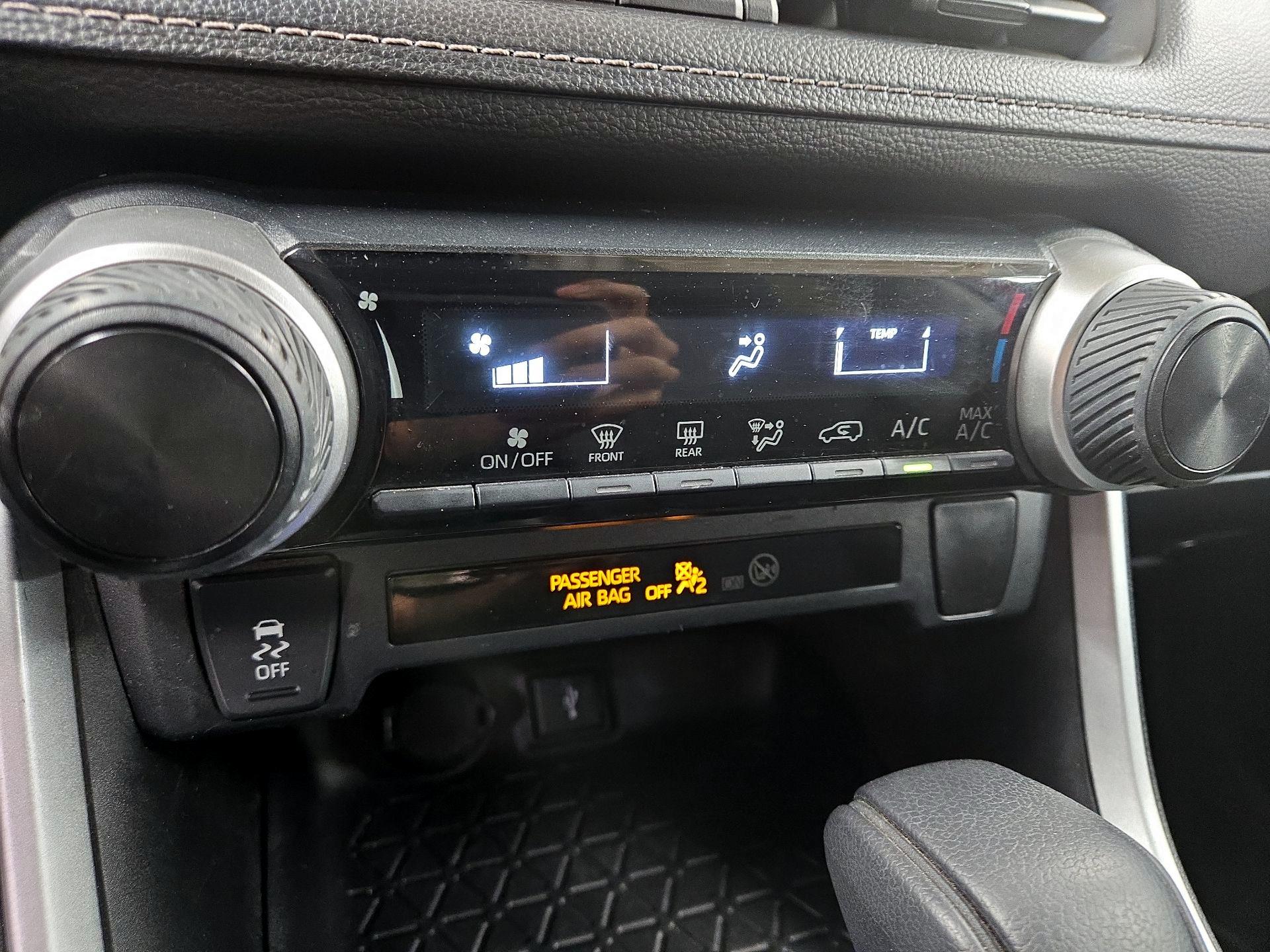 Thumbnail: 2022 Toyota RAV4 - 16