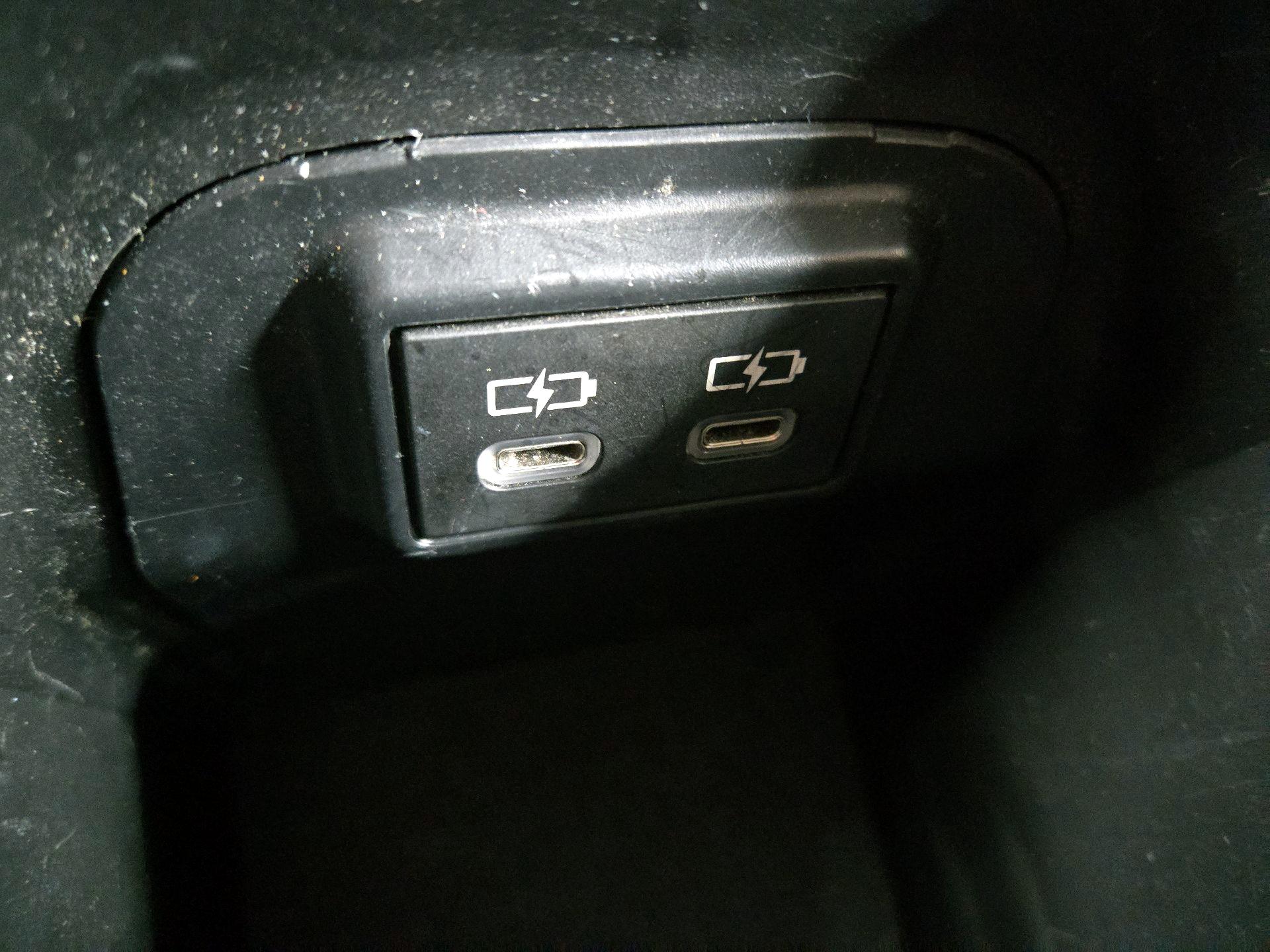 Thumbnail: 2022 Toyota RAV4 - 18