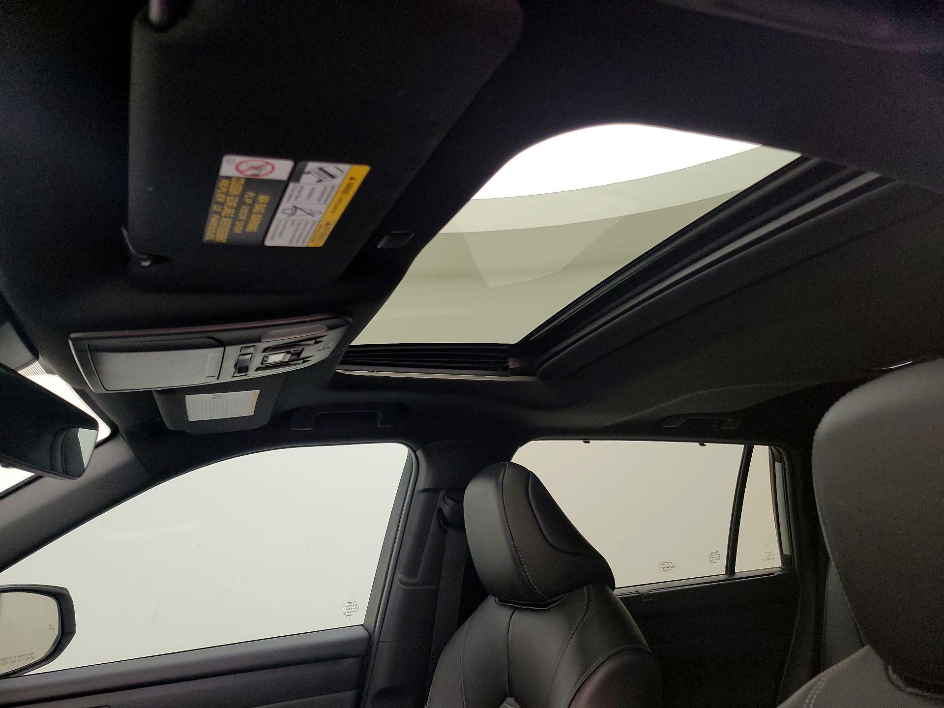 Thumbnail: 2022 Toyota Highlander - 19