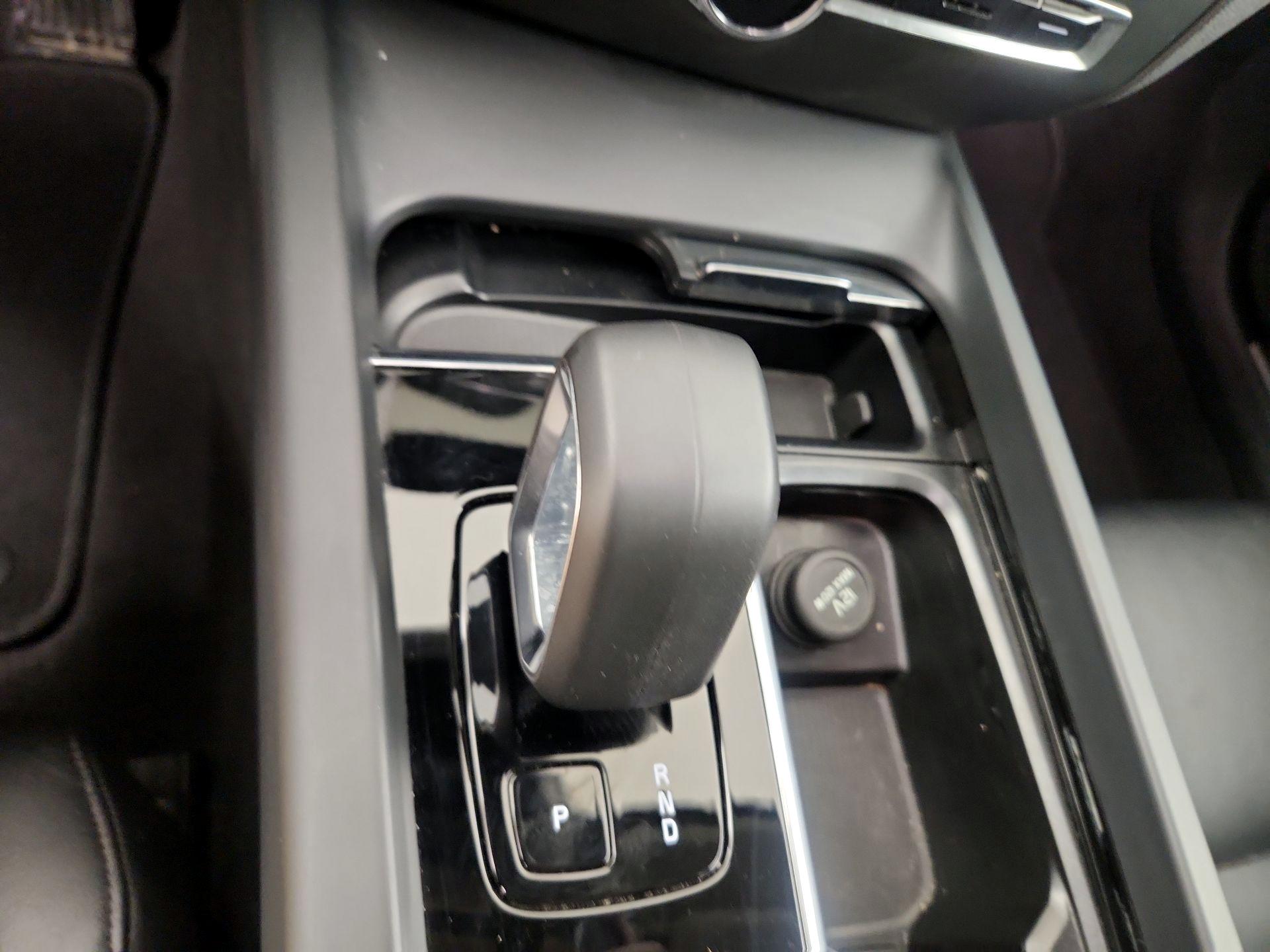 Thumbnail: 2025 Volvo S60 - 15