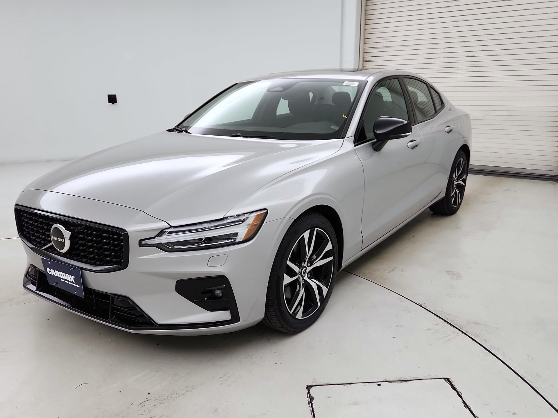 Thumbnail: 2025 Volvo S60 - 3