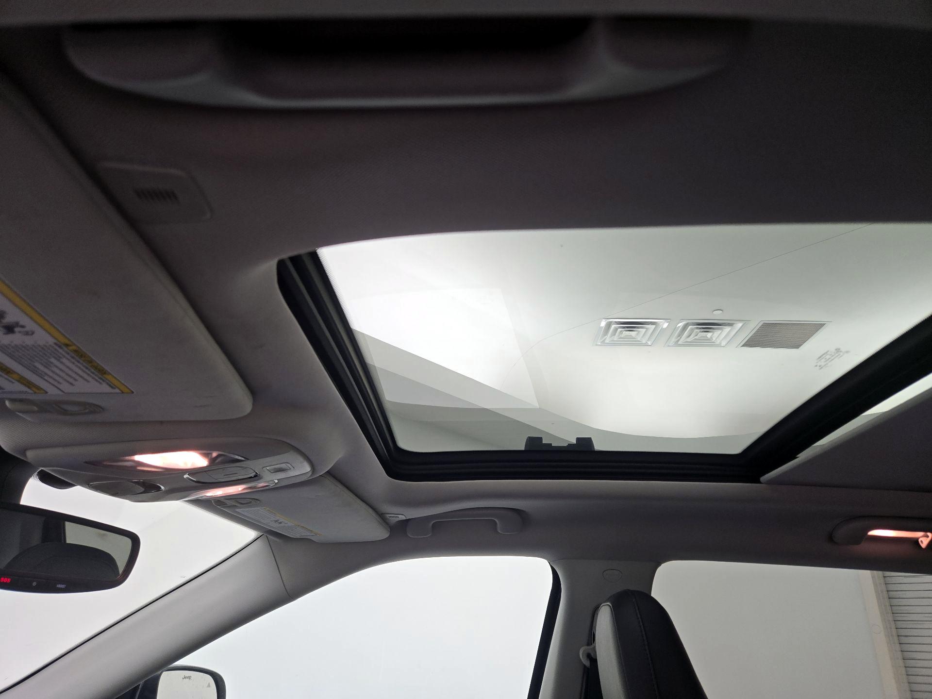 Thumbnail: 2018 Jeep Compass - 20